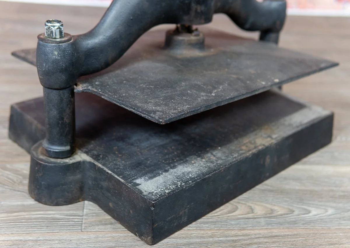 large-book-press-13.jpg