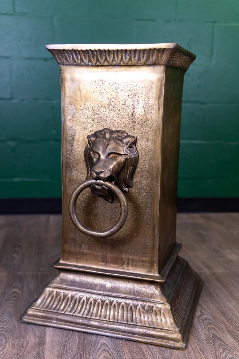 brass-lion-pedestal-9.jpg