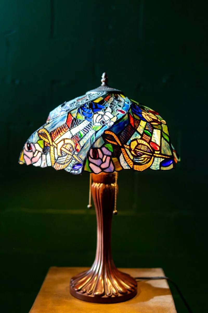 tiffany-lamp-treble-clef-3.jpg