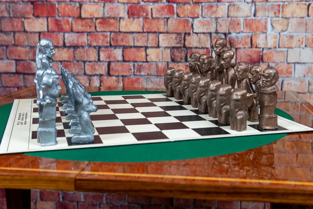 contemporary-chess-set-7.jpg