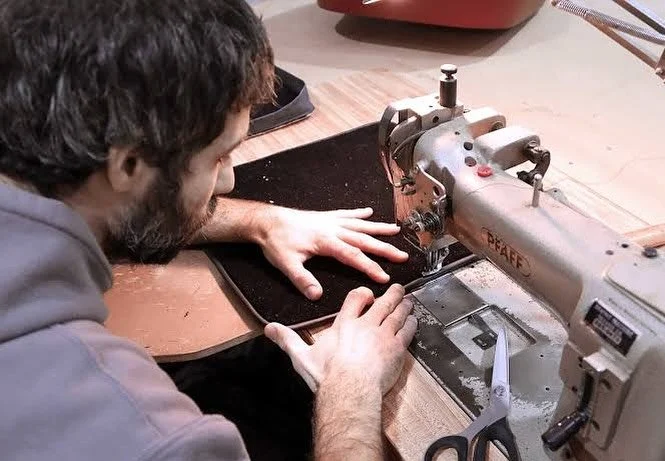 Big news at Sew Mojo! I&rsquo;ll be teaching students how to use an actual, honest-to-goodness industrial sewing machine. Classes are one-on-one and customized to what you want to learn. I&rsquo;m so excited to partner with @dena.outpost and @cream.a