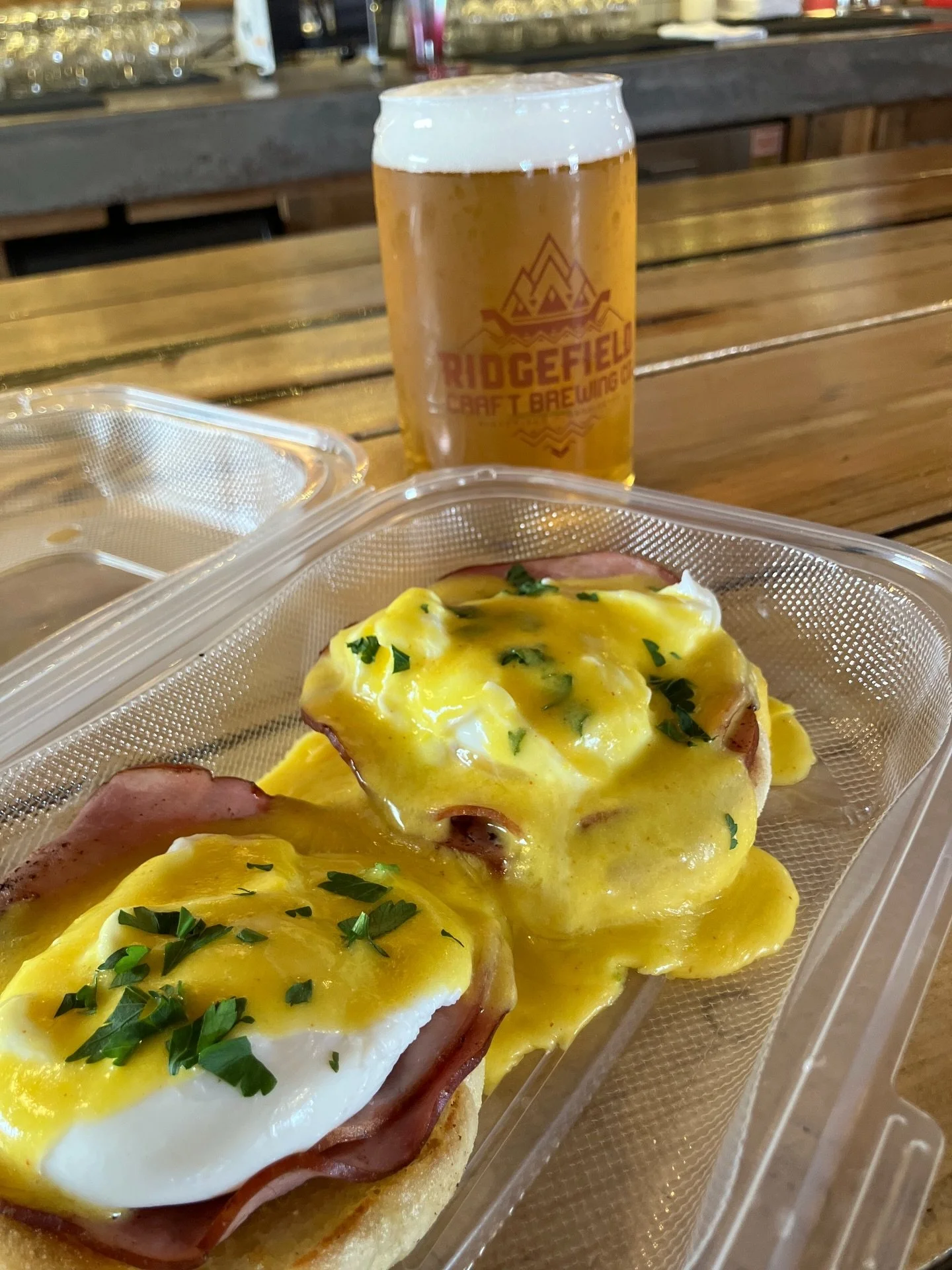 We&rsquo;re rolling into the weekend with beers, punchlines, brunch, and a little friendly competition&hellip;

𝗧𝗛𝗨𝗥𝗦𝗗𝗔𝗬 (4&ndash;9)
Low-key hangs. High-quality pours.

𝗙𝗥𝗜𝗗𝗔𝗬 (3&ndash;10)
Clock out &rarr; tap in. Let&rsquo;s kick thing