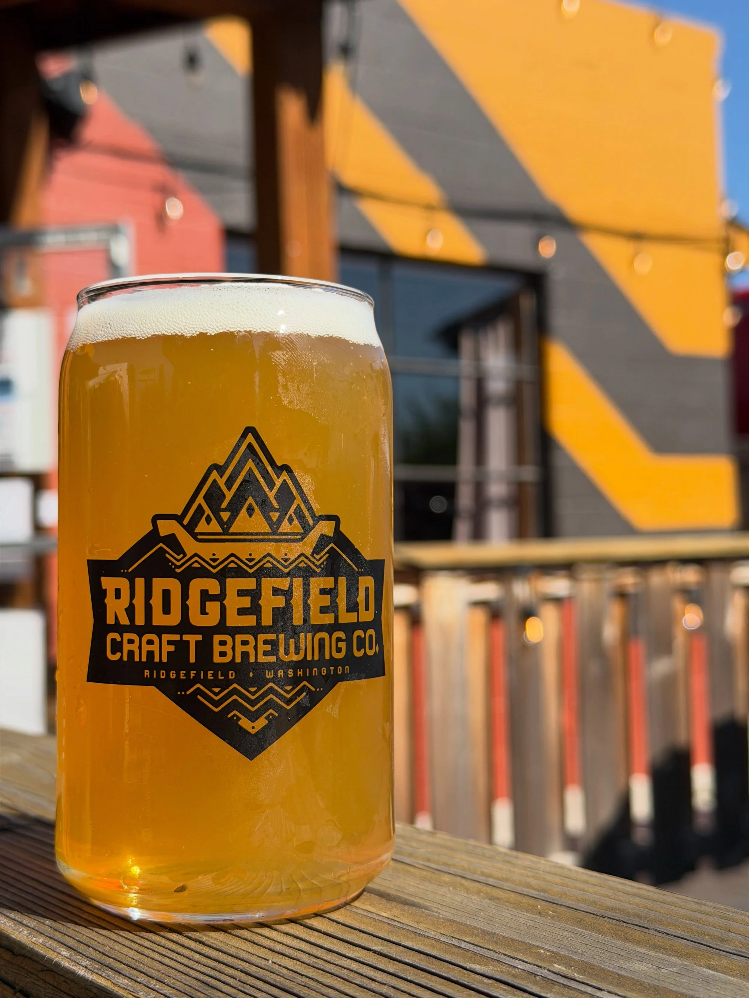 Golden pours, patio hangs &amp; weekend thangs 🍻

𝐓𝐡𝐮𝐫𝐬𝐝𝐚𝐲 4&ndash;9
𝐅𝐫𝐢𝐝𝐚𝐲 3&ndash;10
𝐒𝐚𝐭𝐮𝐫𝐝𝐚𝐲 12&ndash;10 + 🎙️ Live Music
Megan &amp; Mike &mdash; Acoustic Ridge | 6&ndash;9 PM
𝐒𝐮𝐧𝐝𝐚𝐲 12&ndash;8

Come sip something goo