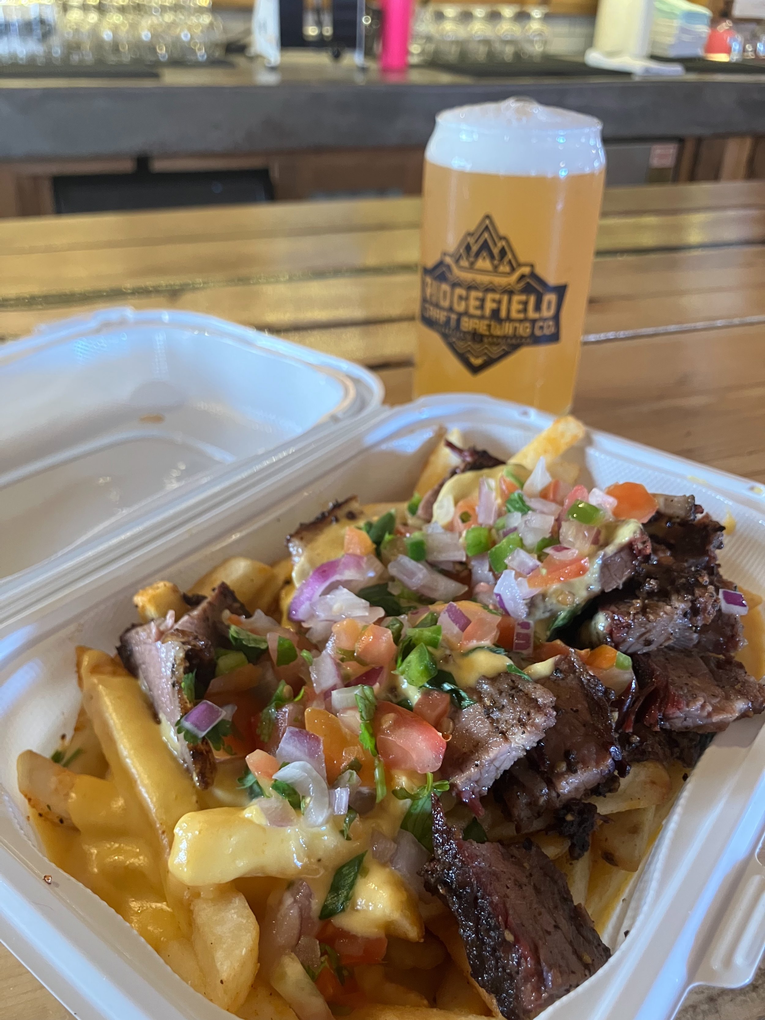 𝐒𝐨𝐦𝐞 𝐭𝐡𝐢𝐧𝐠𝐬 𝐣𝐮𝐬𝐭 𝐛𝐞𝐥𝐨𝐧𝐠 𝐭𝐨𝐠𝐞𝐭𝐡𝐞𝐫 🍻

Seasoned fries piled high, melty cheese, smoky brisket, fresh pico&hellip; paired with a refreshing cold craft beer with a dreamy foam cap? Say less.

𝐑𝐂𝐁 &amp; 𝐍𝐄𝐒𝐓 &hearts;︎