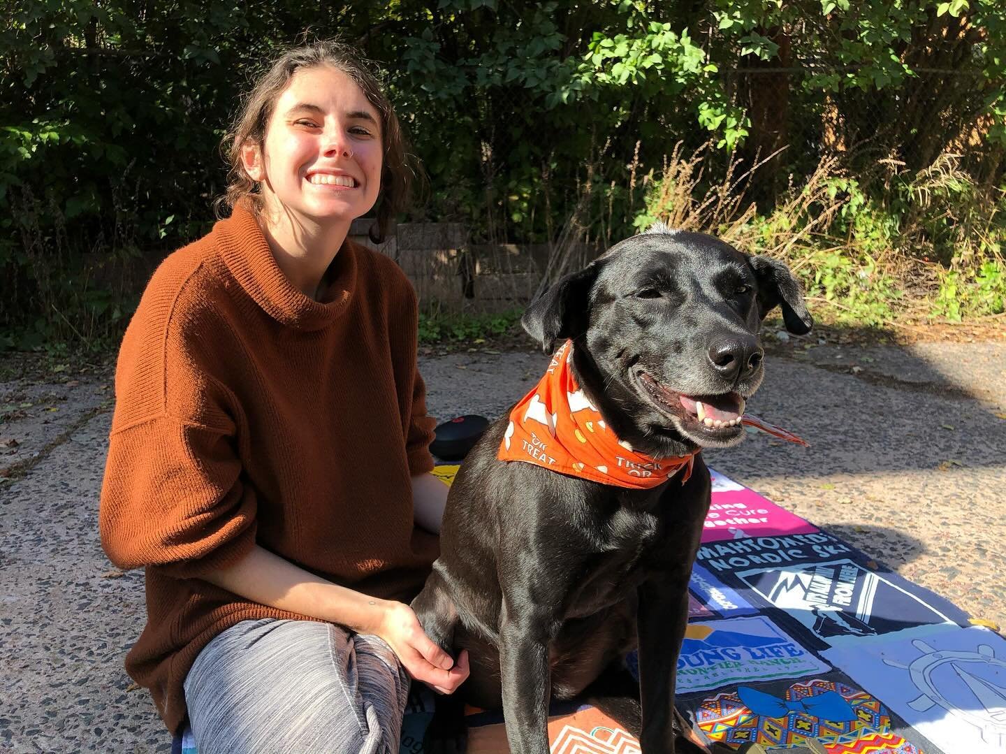 Truly so blessed with full circle moments like this!! I fostered Emmy 5 years ago and recently reconnected with her mom to help with crate training! I&rsquo;m so in love with this life &amp; these connections 🤍🤍

(peep her mohawk)
