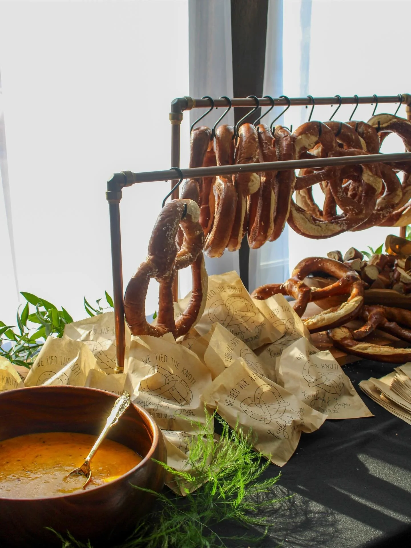 🥨 Kayleigh &amp; Jason tied the knot! 🥨 

Celebrating love with a twist during cocktail hour at our Pretzel Bar. Featuring soft sourdough pretzels paired with a rich 30A Beer Cheese &amp; sweet icing dips ✨

Venue @sapphousehistoric 
Planner @skyee