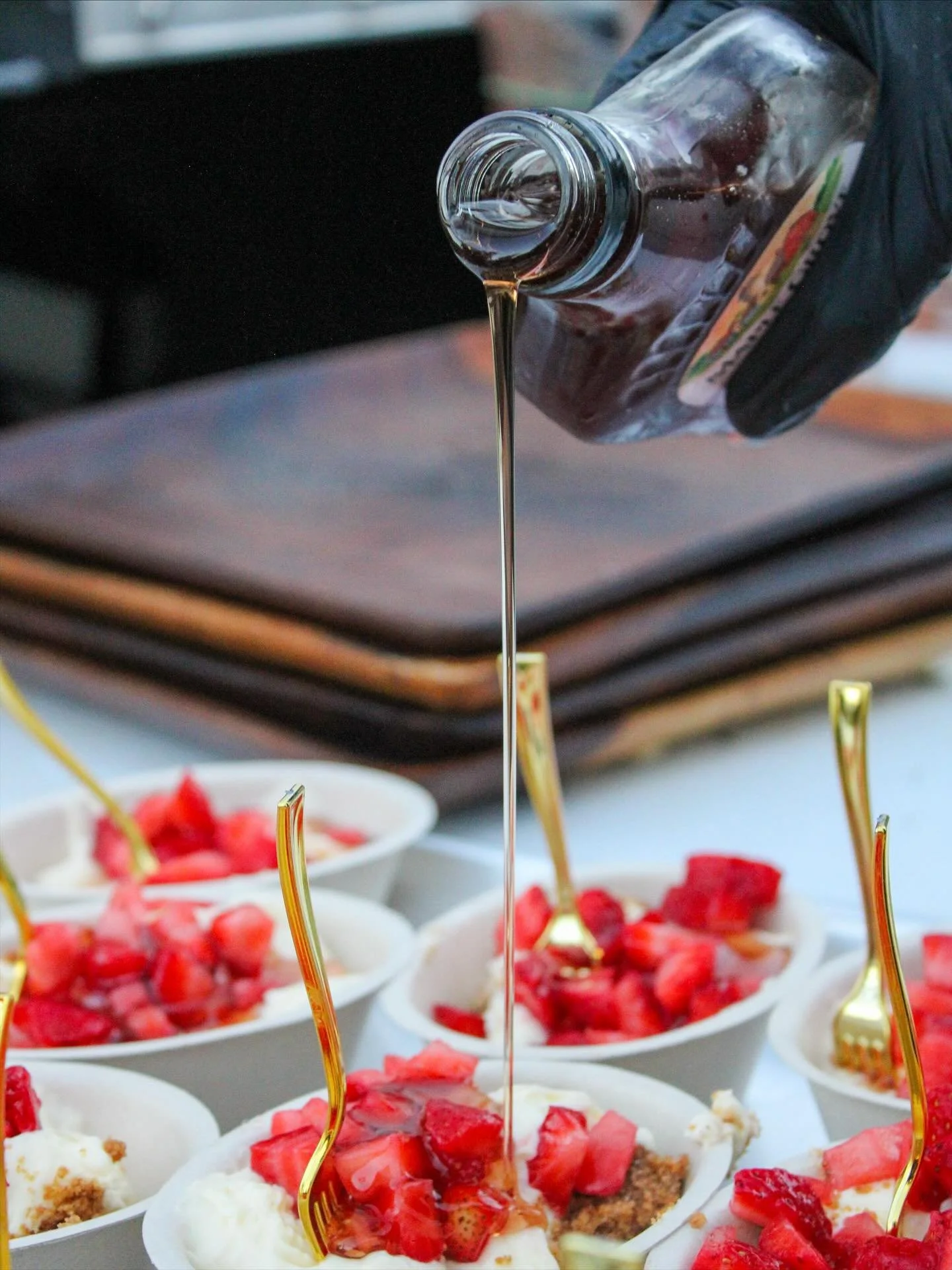 Strawberry almond cheesecake topped with maple strawberry syrup 🍁🍓

.
.
.

Venue 🏡 @themajesticoaks 
Planner 📋 @skyeeventandco 

#strawberrycheesecake #strawberrymaplesyrup #dessertcups @maplegrovefarms