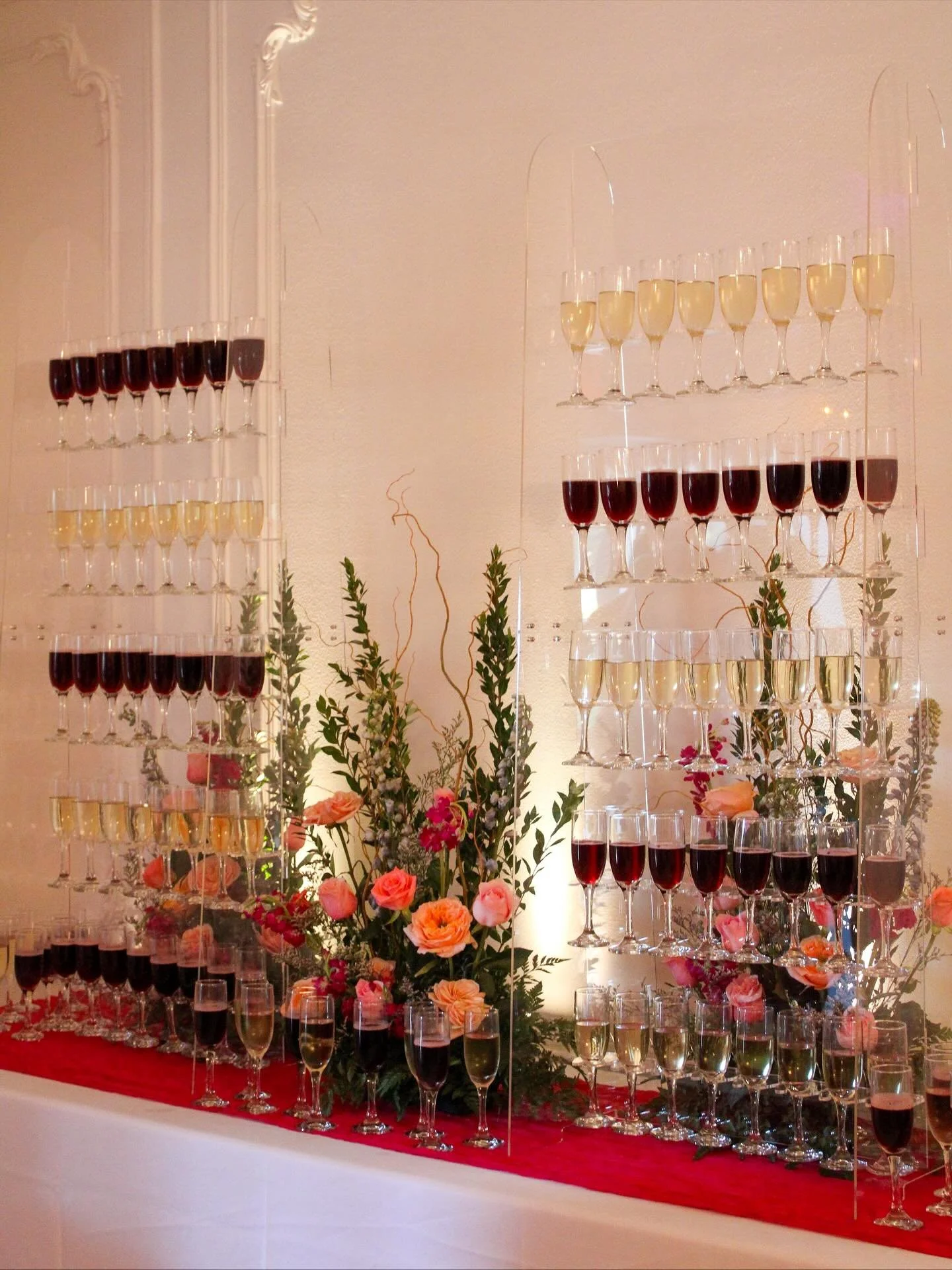 An absolutely beautiful evening for Rileigh and Chris 💐

Venue Goals @themajesticoaks 
Planning &amp; Floral Masterpieces @blossomsofchipley 
DJ Extraordinaire @highlightweddings