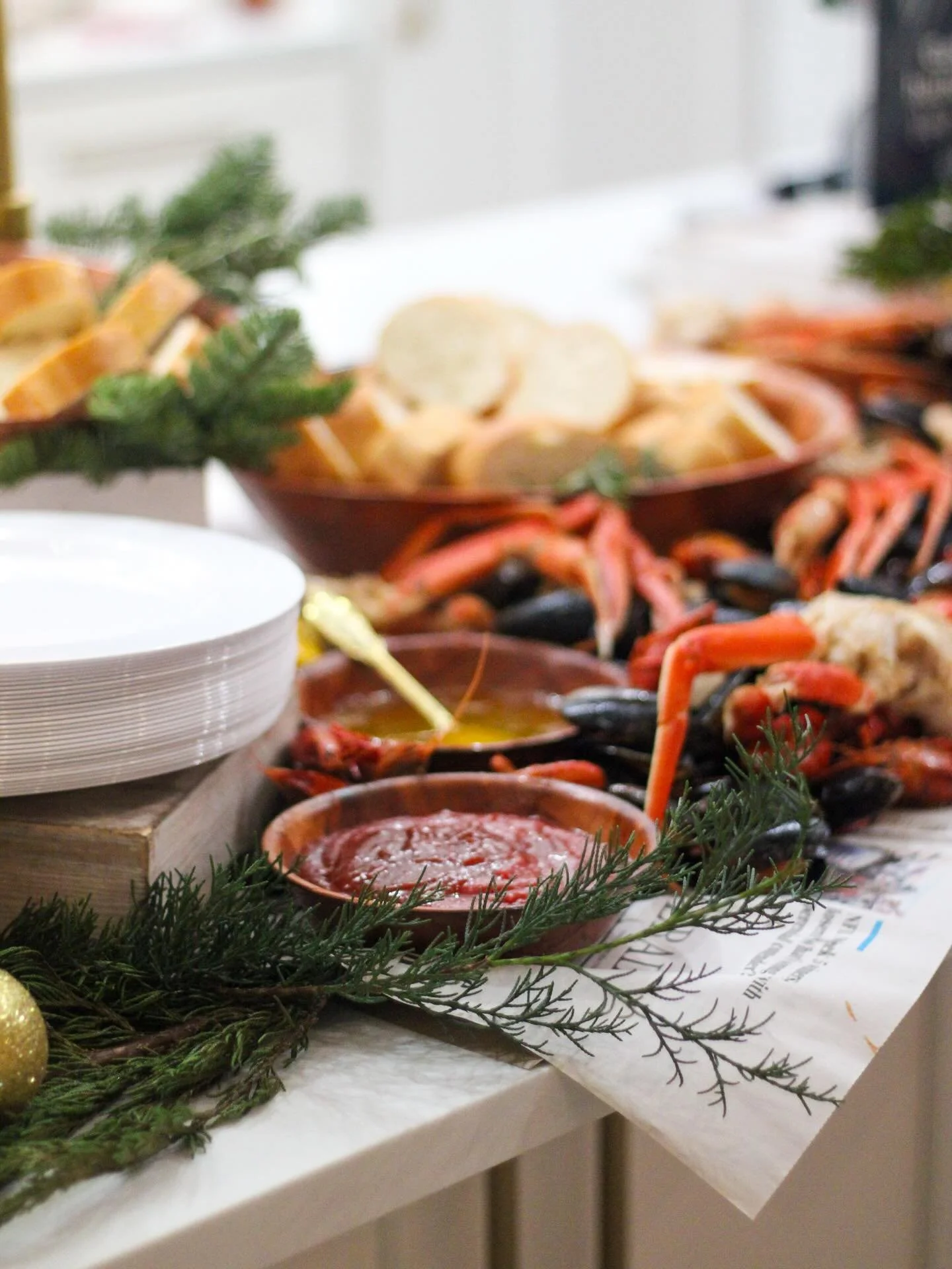 Back to our regularly scheduled programming ❤️ 

Kicking it off with this dreamy seafood boil on the beach for the Broe family 🐚🌾