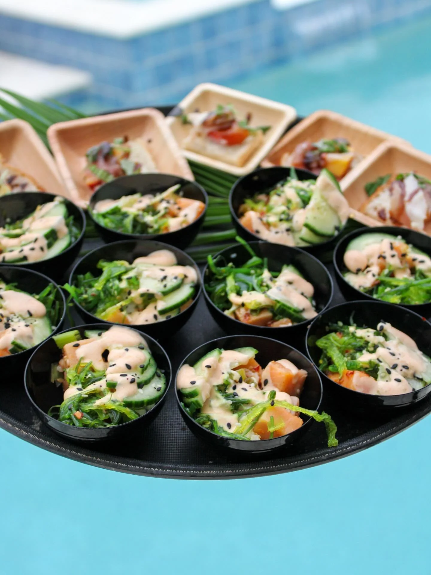 Dreaming of these poolside poke bowl bites today 🐟🌊