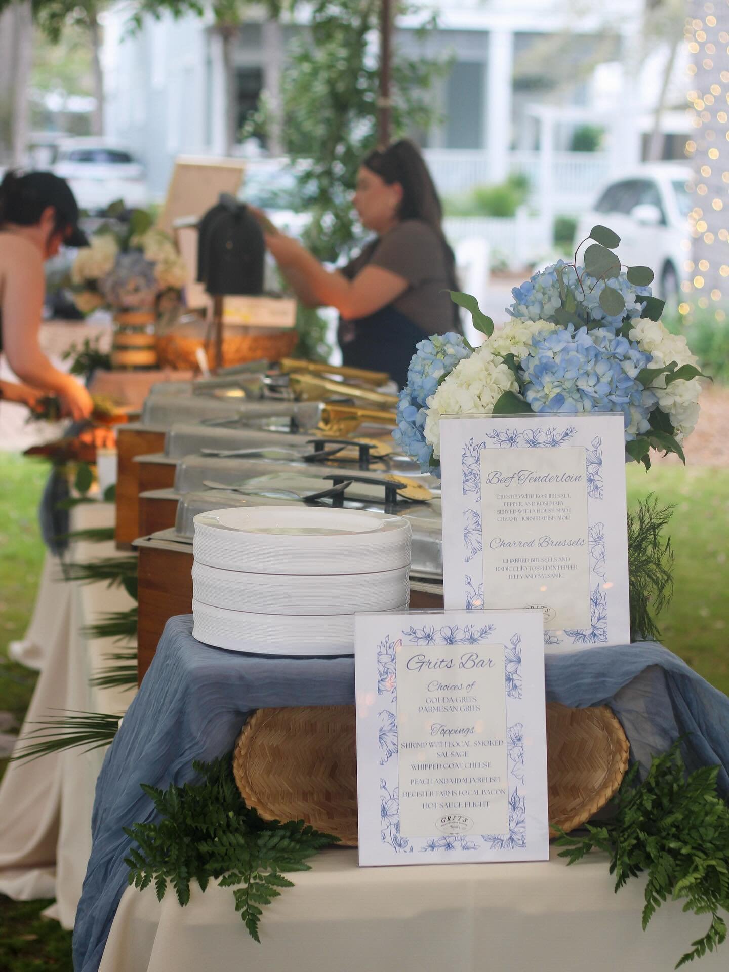 Let&rsquo;s Talk Set Up ✨

We&rsquo;ll always plan to be at your event hours prior to the start. We give ourselves this window to unload equipment, set up our areas and begin preparations for a thoughtful display aligned with your vision! We provide 