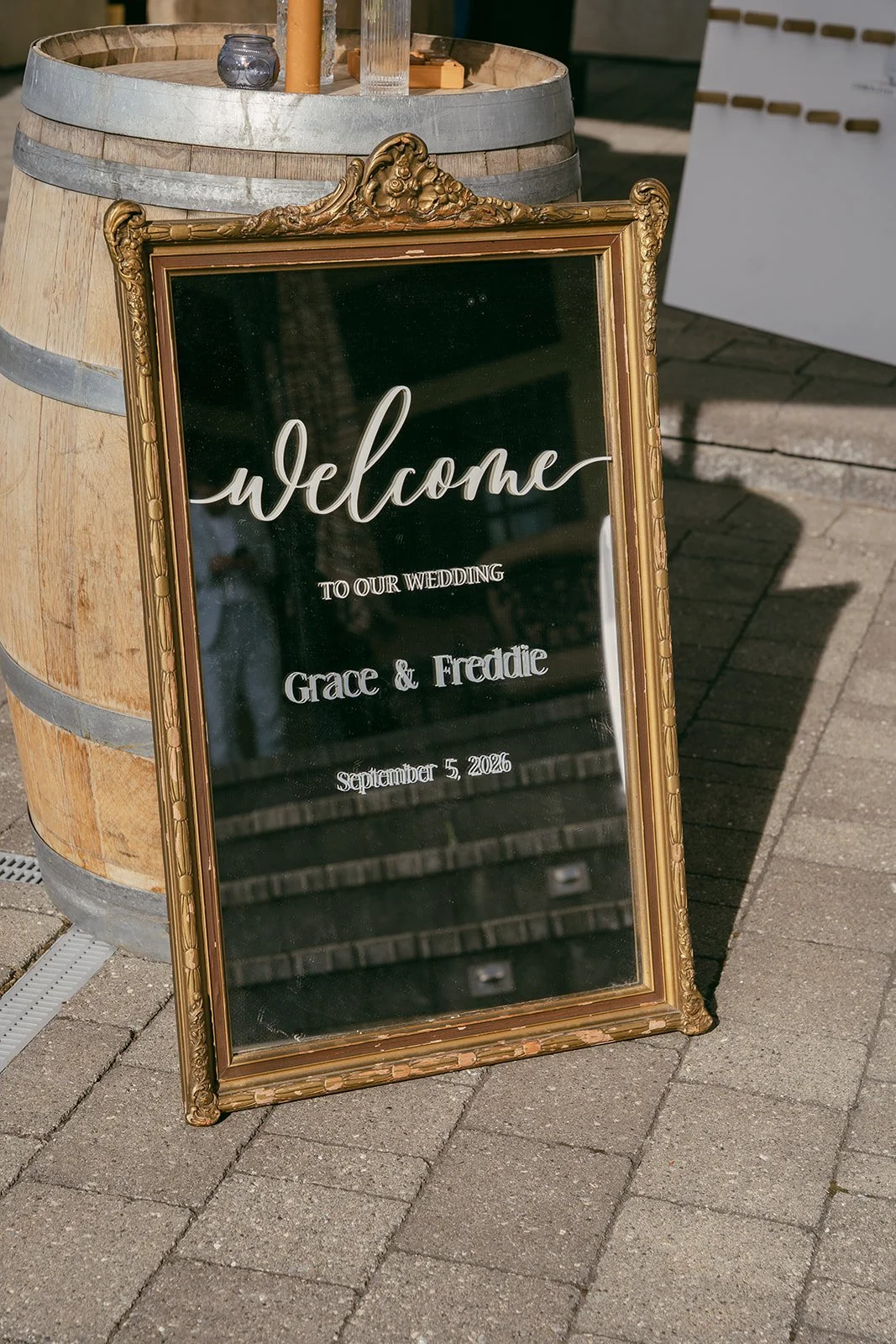 Welcome mirror sign