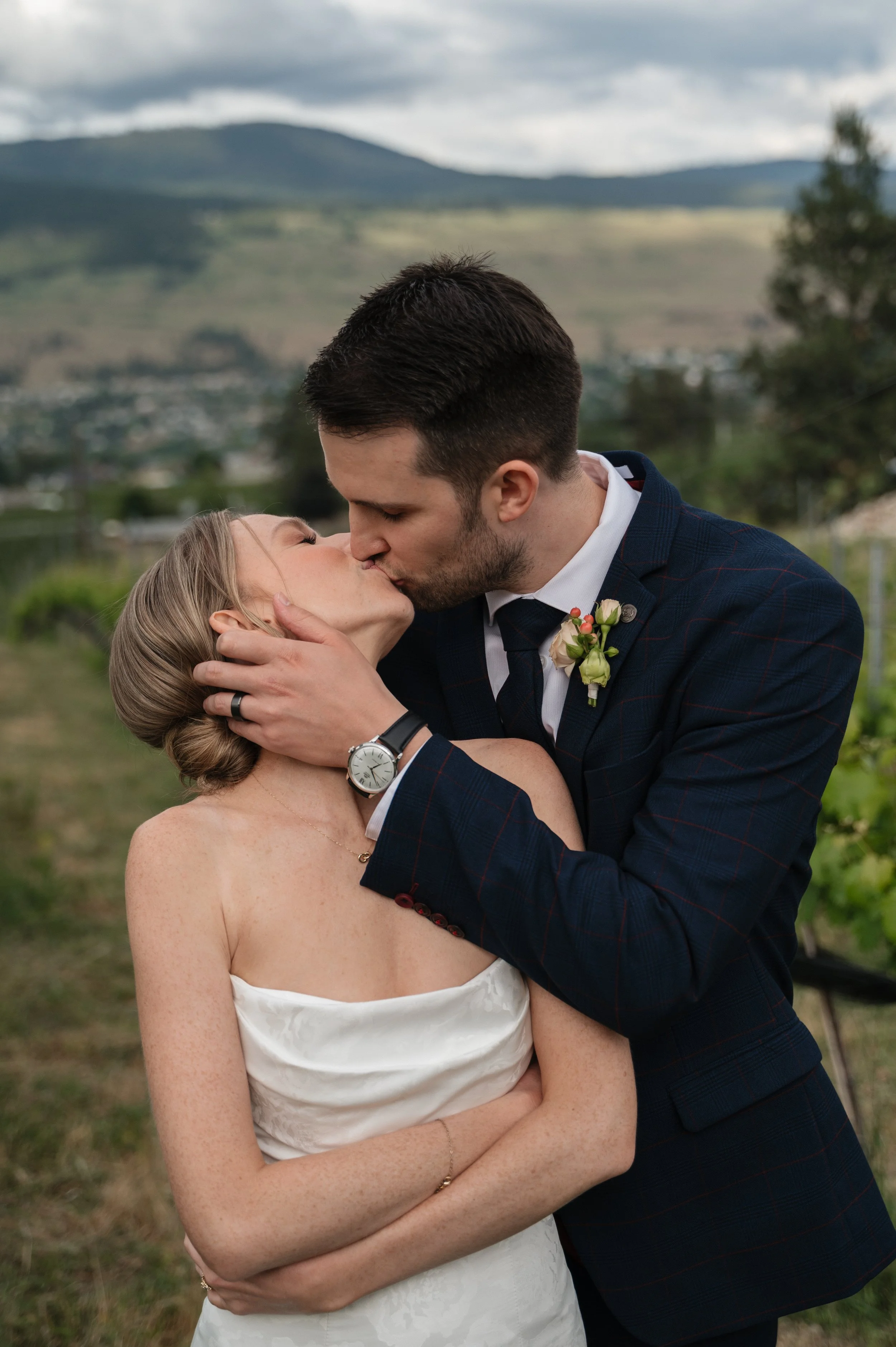 A romantic portrait among the vines 