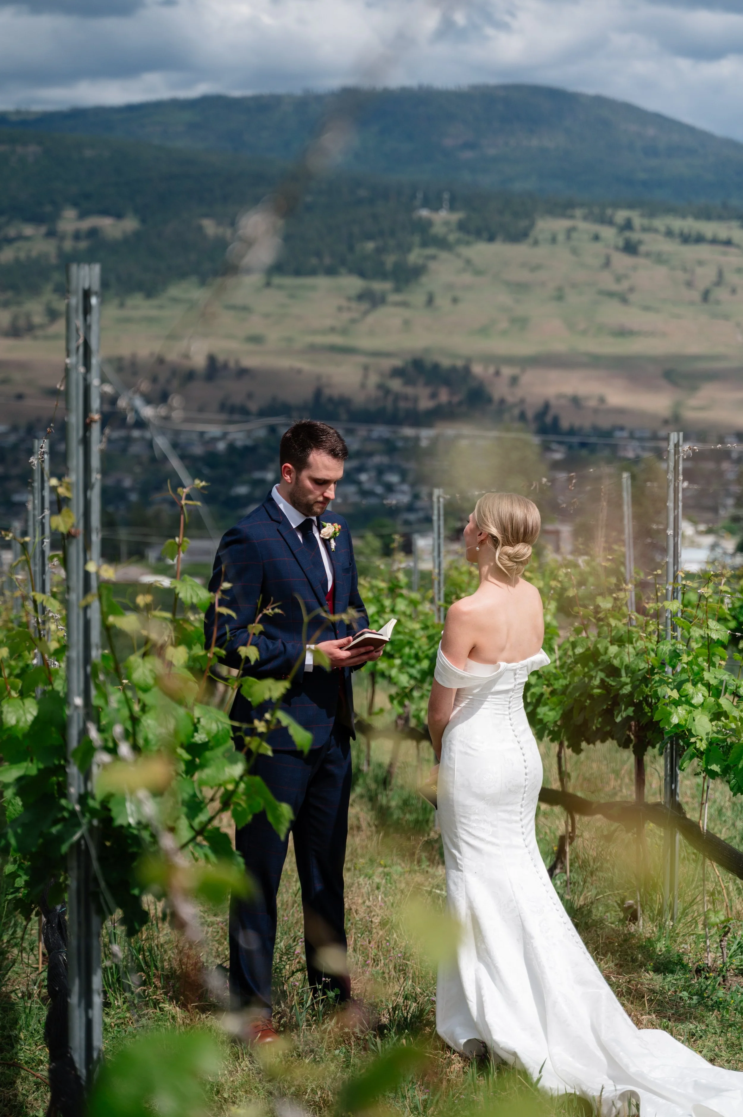 Private vows before the ceremony 