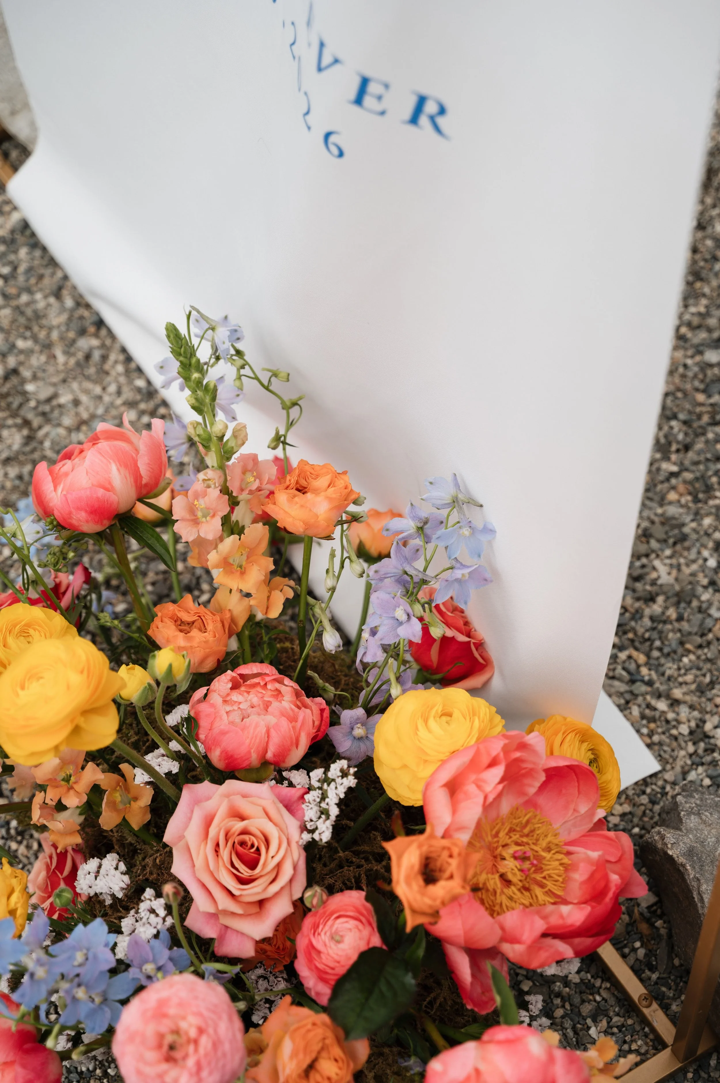 A colourful spring wedding in the Okanagan 