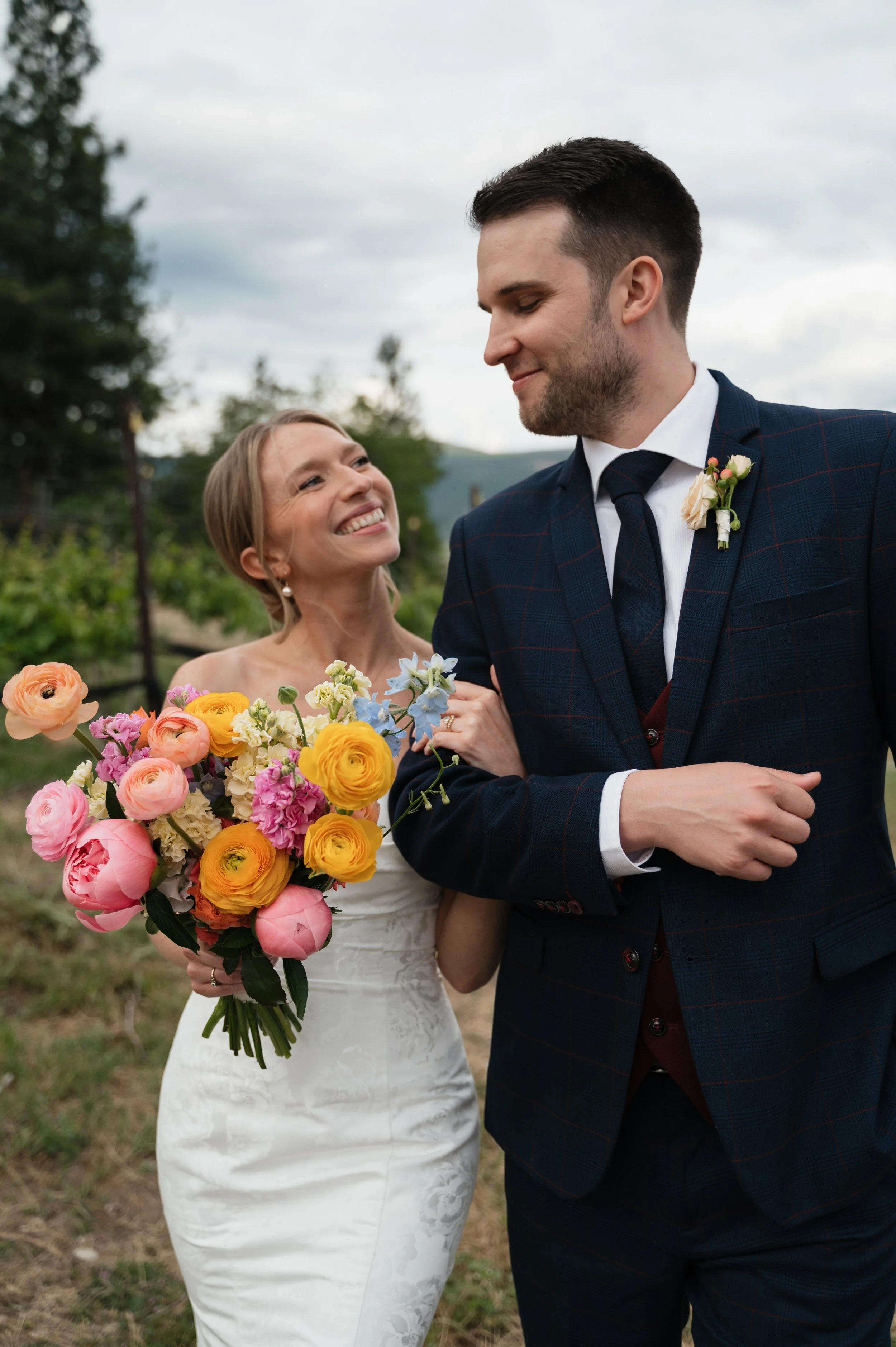 Blind Tiger Vineyards wedding in Lake Country, BC