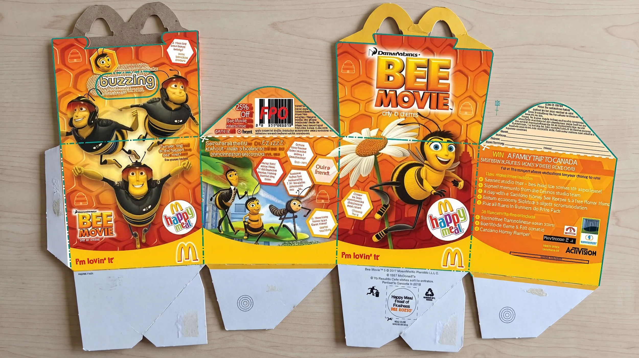 springfree-trampoline-brand-partnership-with-mcconalds-australia-bee-movies-burger-pack-dieline.jpg