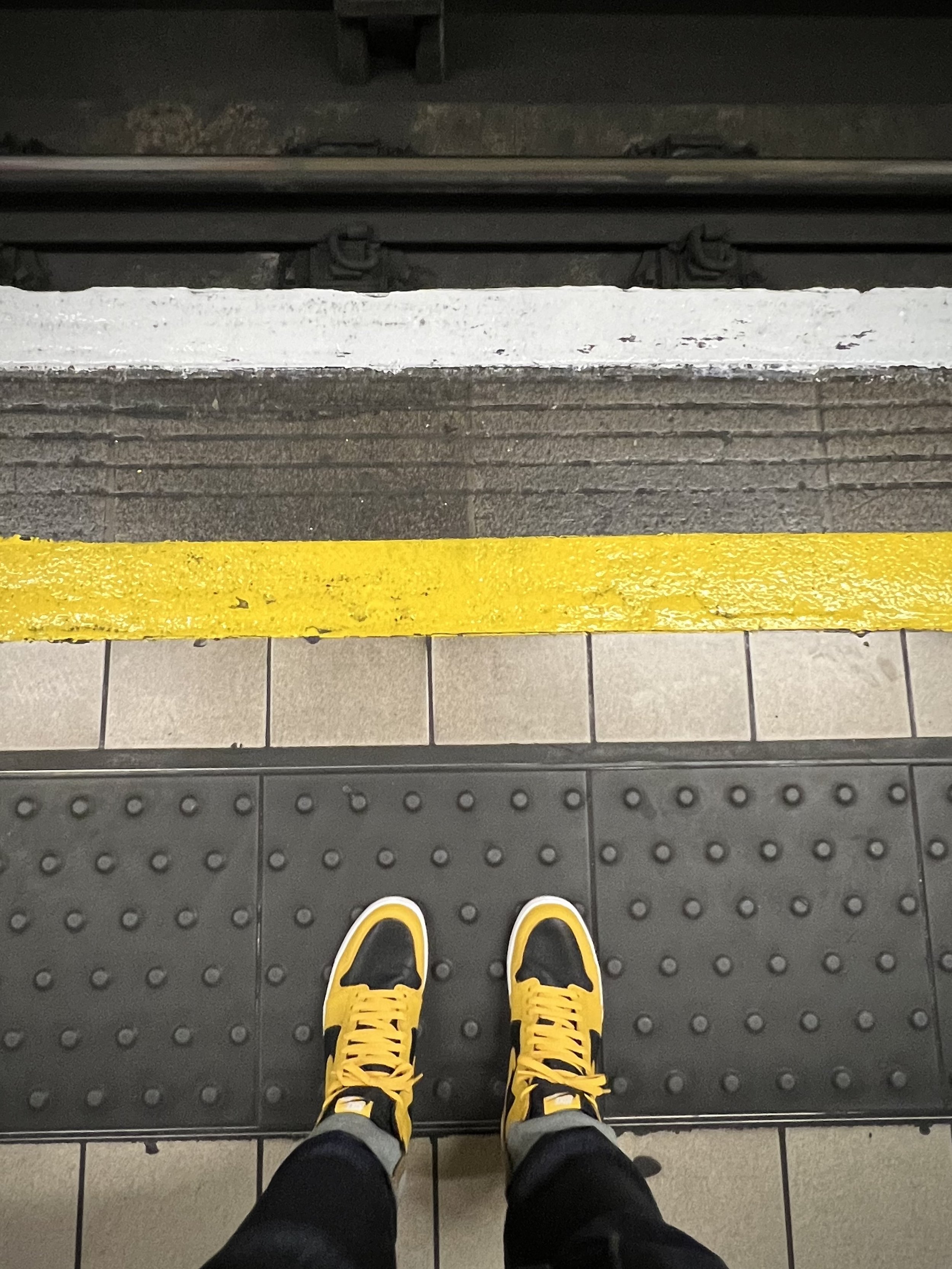 Yellow feet. Baker St 2022
