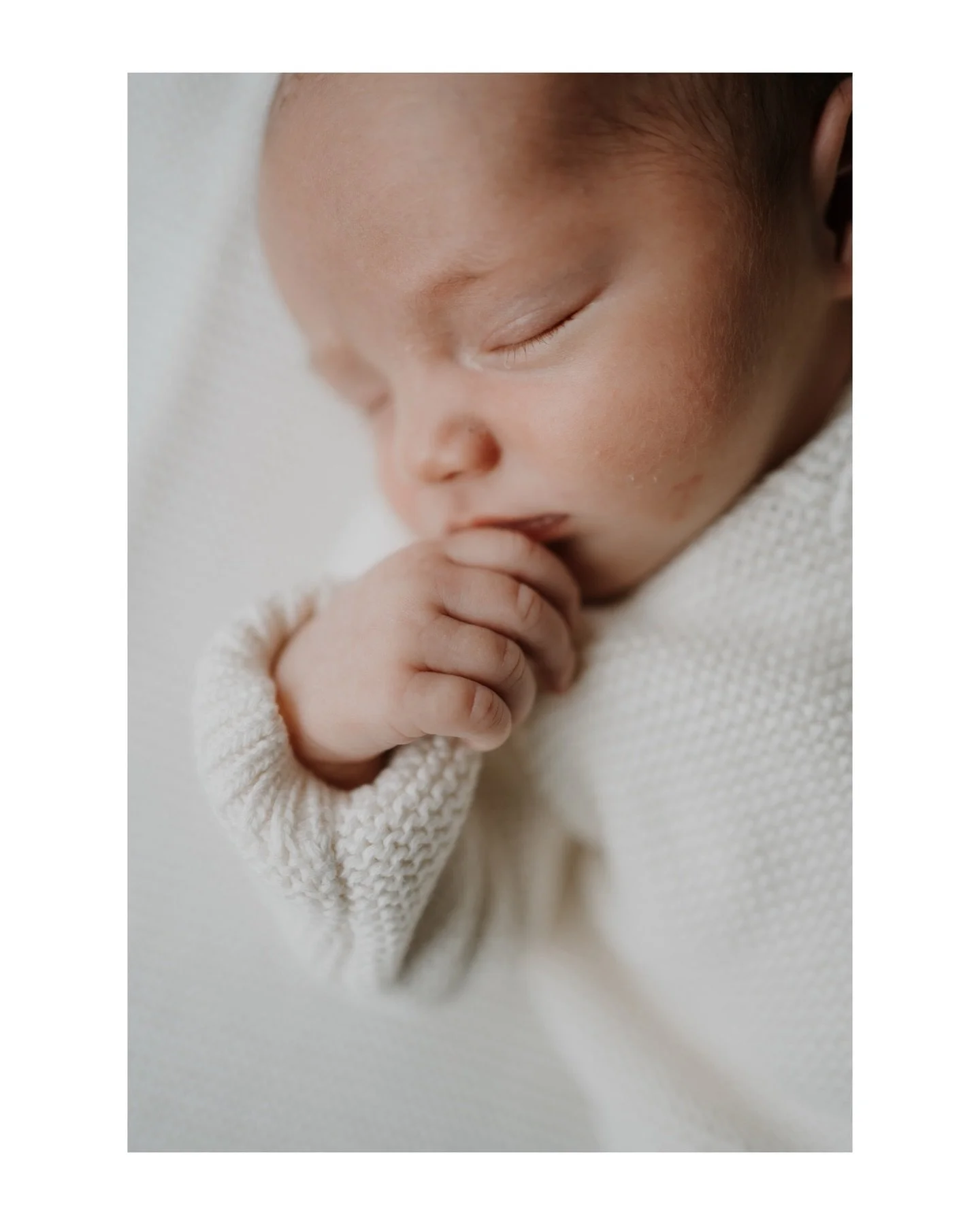 ✨ Beautiful Baby Reuben ✨ 

I&rsquo;ve done so many beautiful newborn shoots recently and I just haven&rsquo;t had time to post any on here! 

Love them so much and as my boys get bigger I just love having baby snuggles.