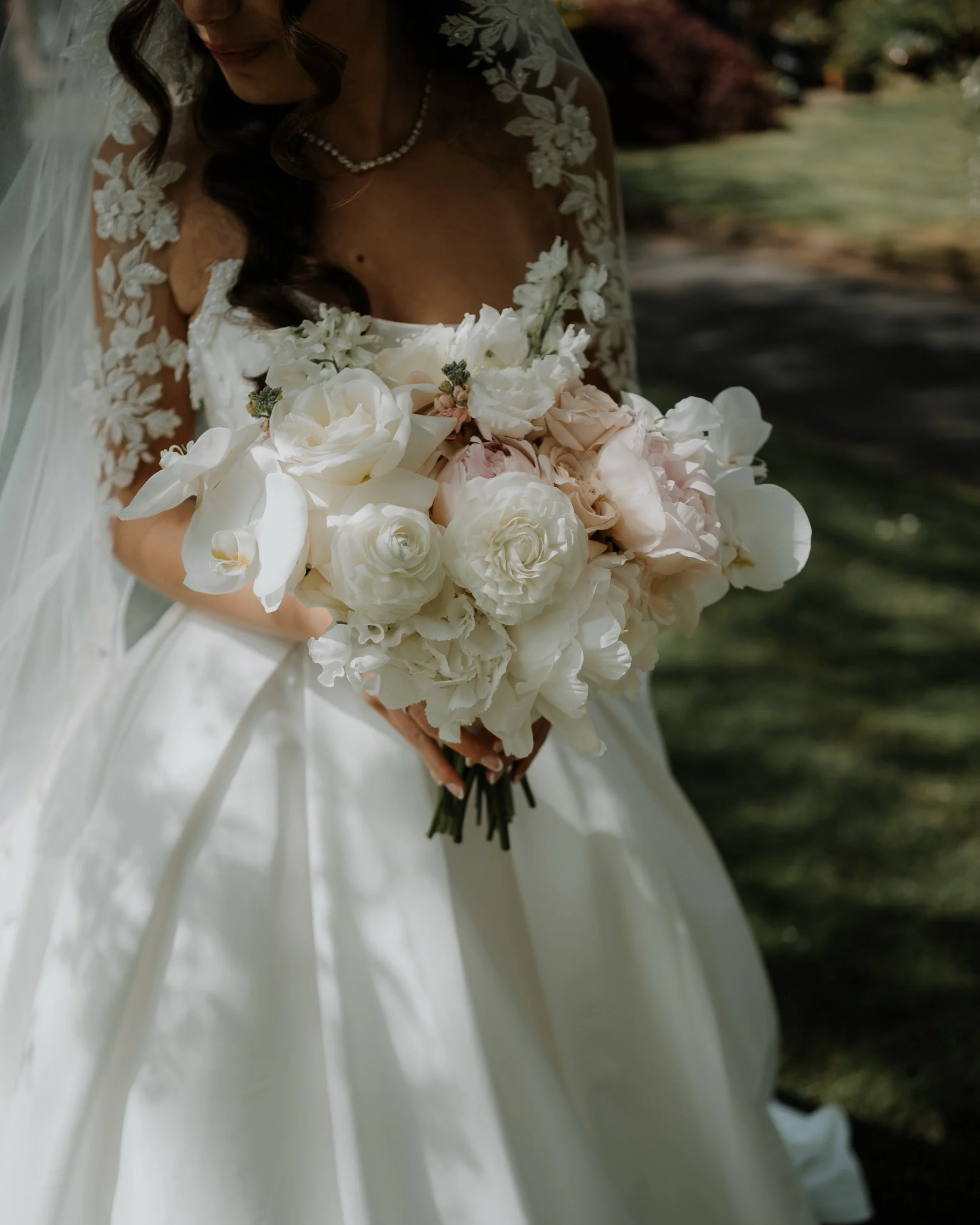 ✨ Cassia and Scott ✨ 

This couple have such a beautiful energy and yesterday we had the most full on but fabulous day. The day started with Cassia getting ready at her family home which was bloody gorgeous, followed by a special service at the famil