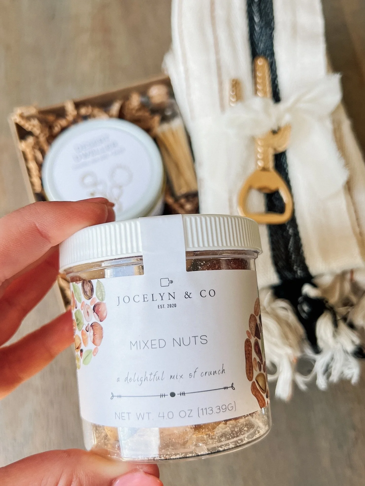 To celebrate our 1-Year Anniversary, we&rsquo;re giving away one of our favorite gift boxes!

The &ldquo;Desert Dweller&rdquo; 🌵

HOW TO ENTER:

🤎 Follow @desertbloomgiftco
🤎 Like this post
🤎 Tag a friend in the comments (1 tag = 1 entry, unlimit