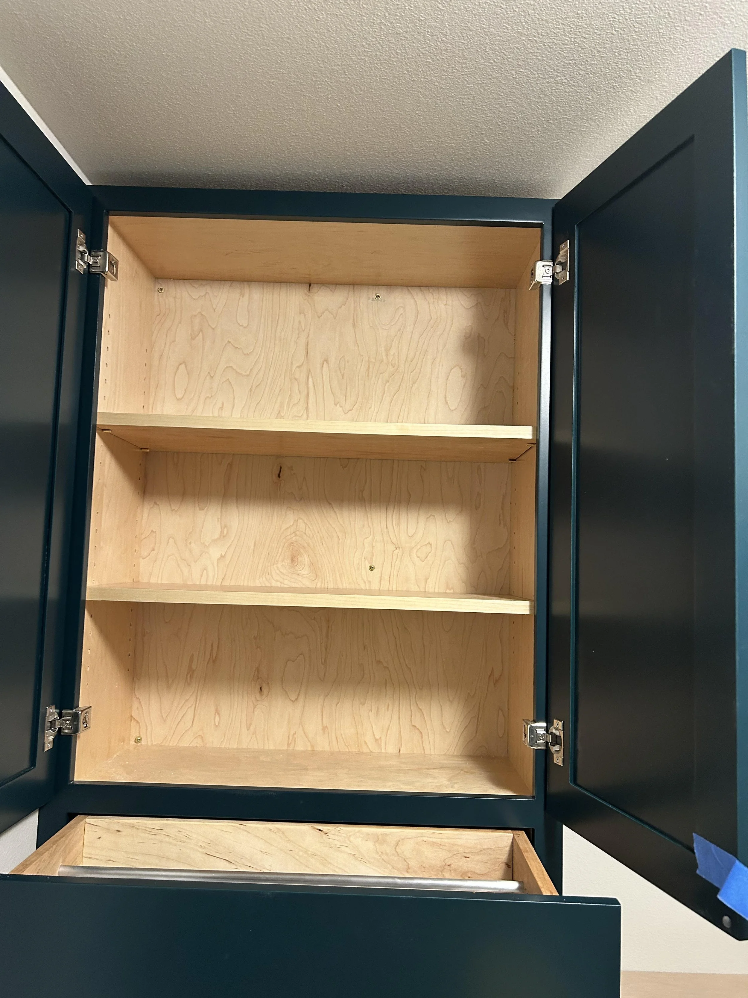 Hidden pull-out drying rack.