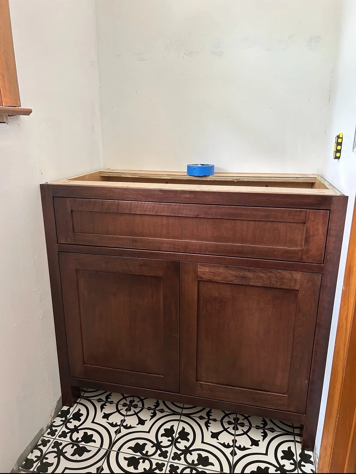 Bathroom vanity - beautiful cherry (pic 1 of 2)