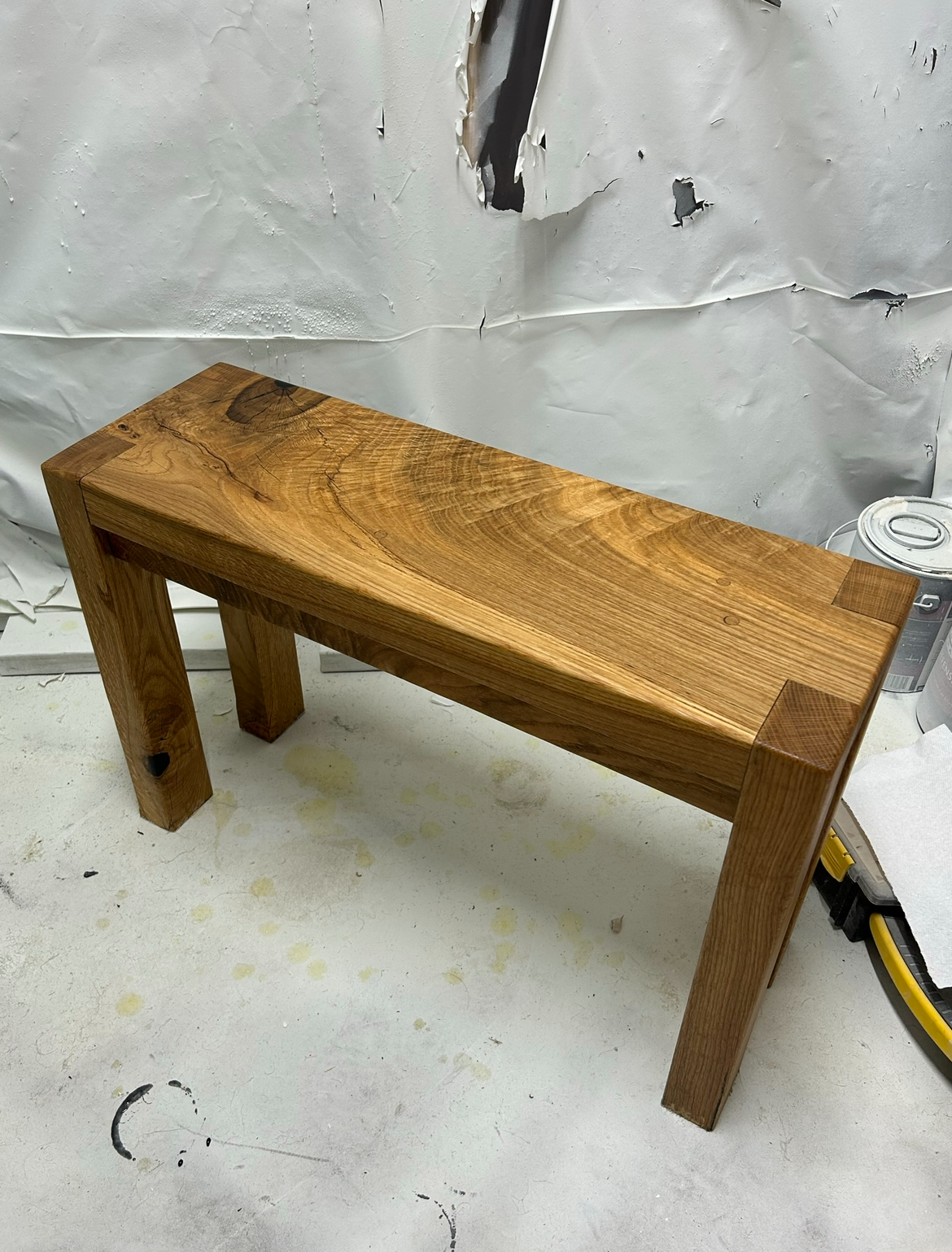 Entryway bench