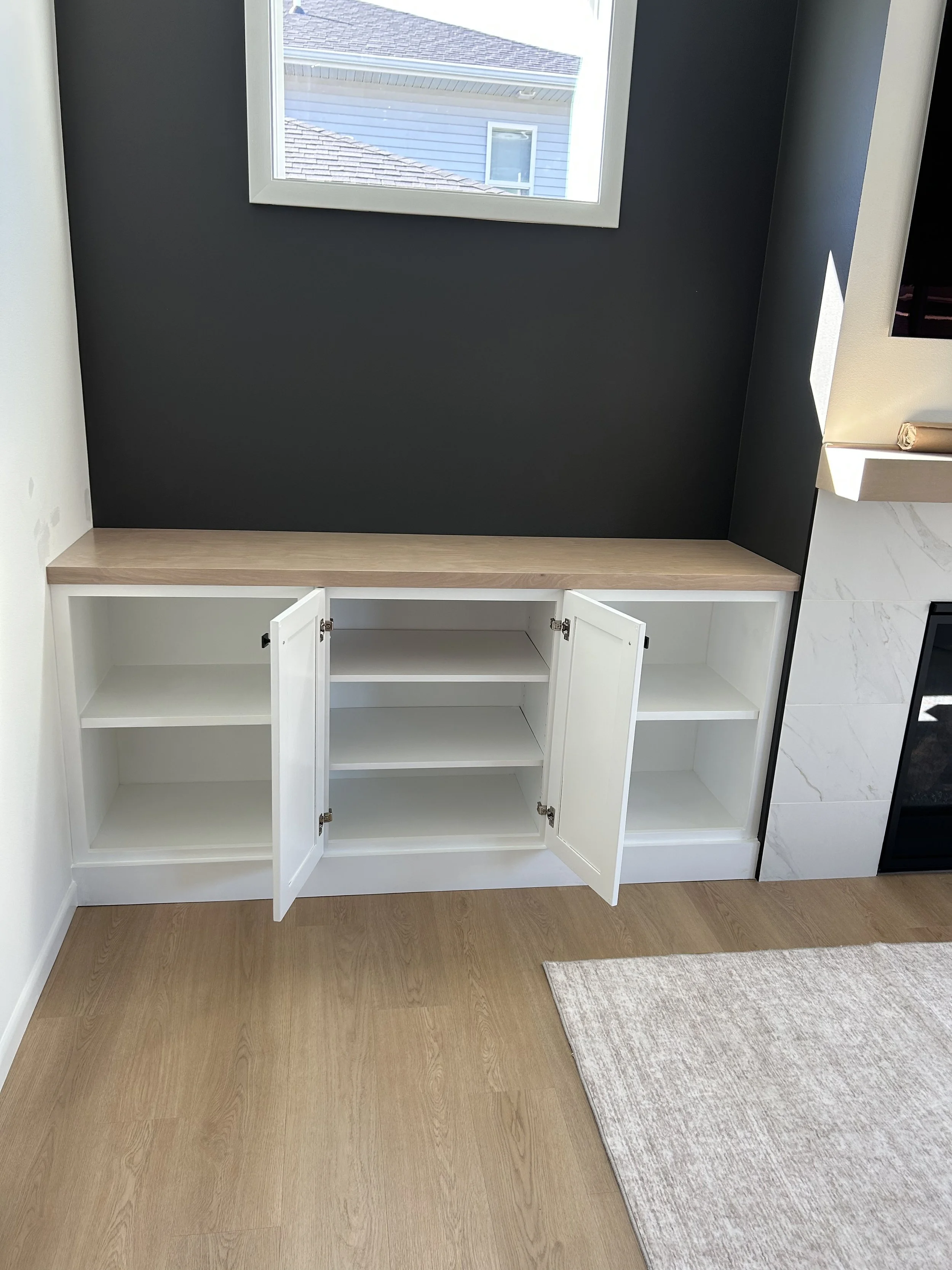 Built-in entertainment center (pic 2 of 2)