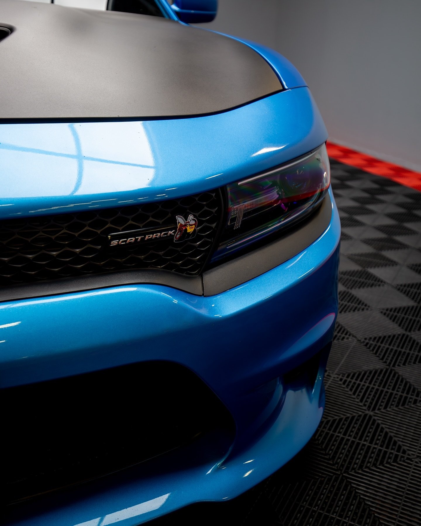 Scat Pack came in for our Premium tier detail. 

SWIPE to see the standard of detail that our specialists holds themselves upon 👉

DM OR CALL FOR AVAILABILITY 🧼

#PPFServices #mopar #moparornocar #CarDetailing #scat #scatpack #392 #392scatpack #392