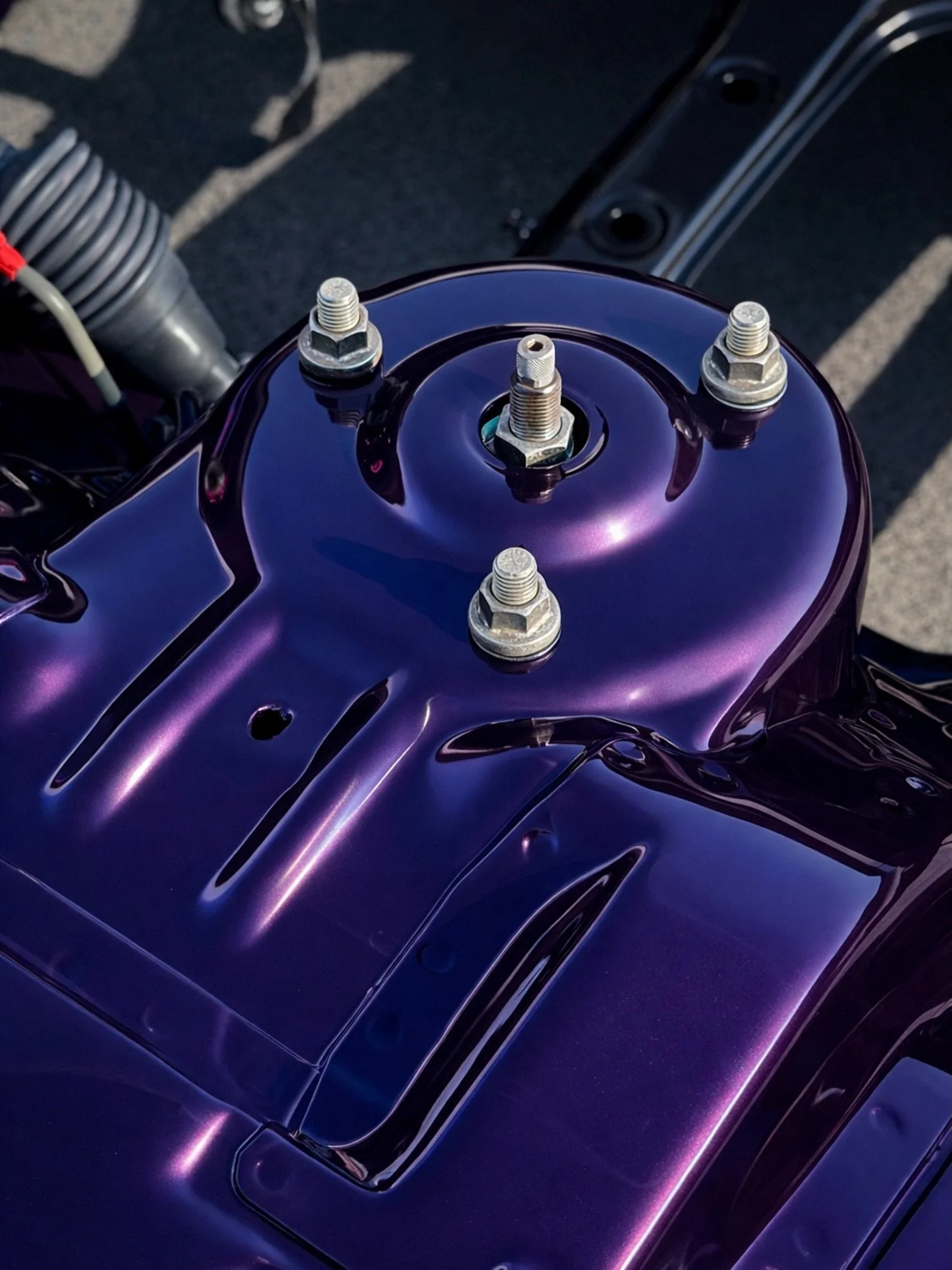 FD RX7 engine bay transformation 💜

Stripped, repaired and epoxy primed before being refinished in Porsche Amethyst Purple.

The subframe was blasted and powder coated by @precisioncoatingsnsw, while the suspension and steering components were broug