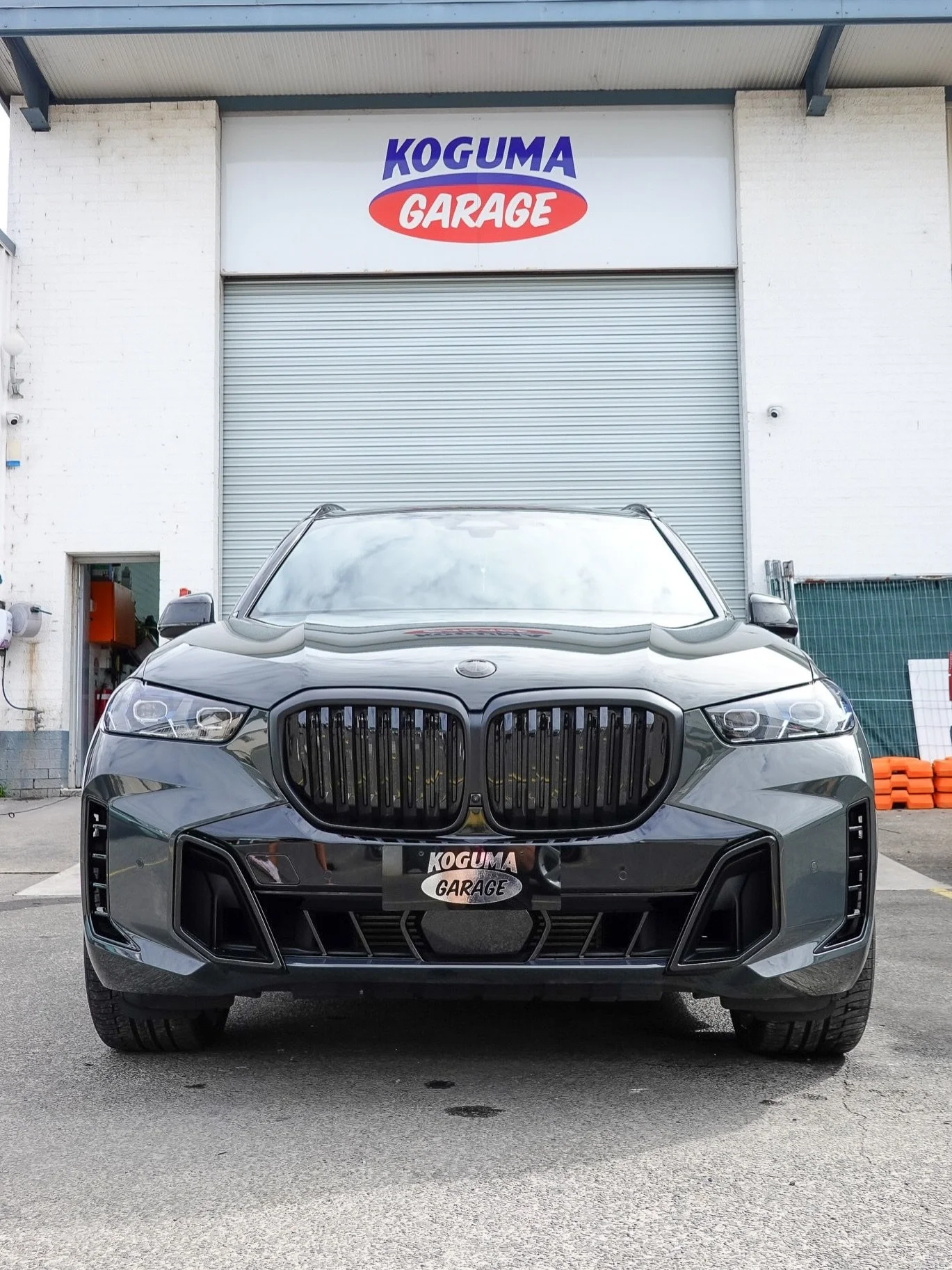 Cleaned up this BMW X5 with a few subtle cosmetic upgrades 🔥

✔️ Mini chrome delete on the badges &amp; exhaust tips
✔️ Custom tinted BMW emblems &amp; centre caps
✔️ Full window tint package all around

Simple touches that completely change the loo