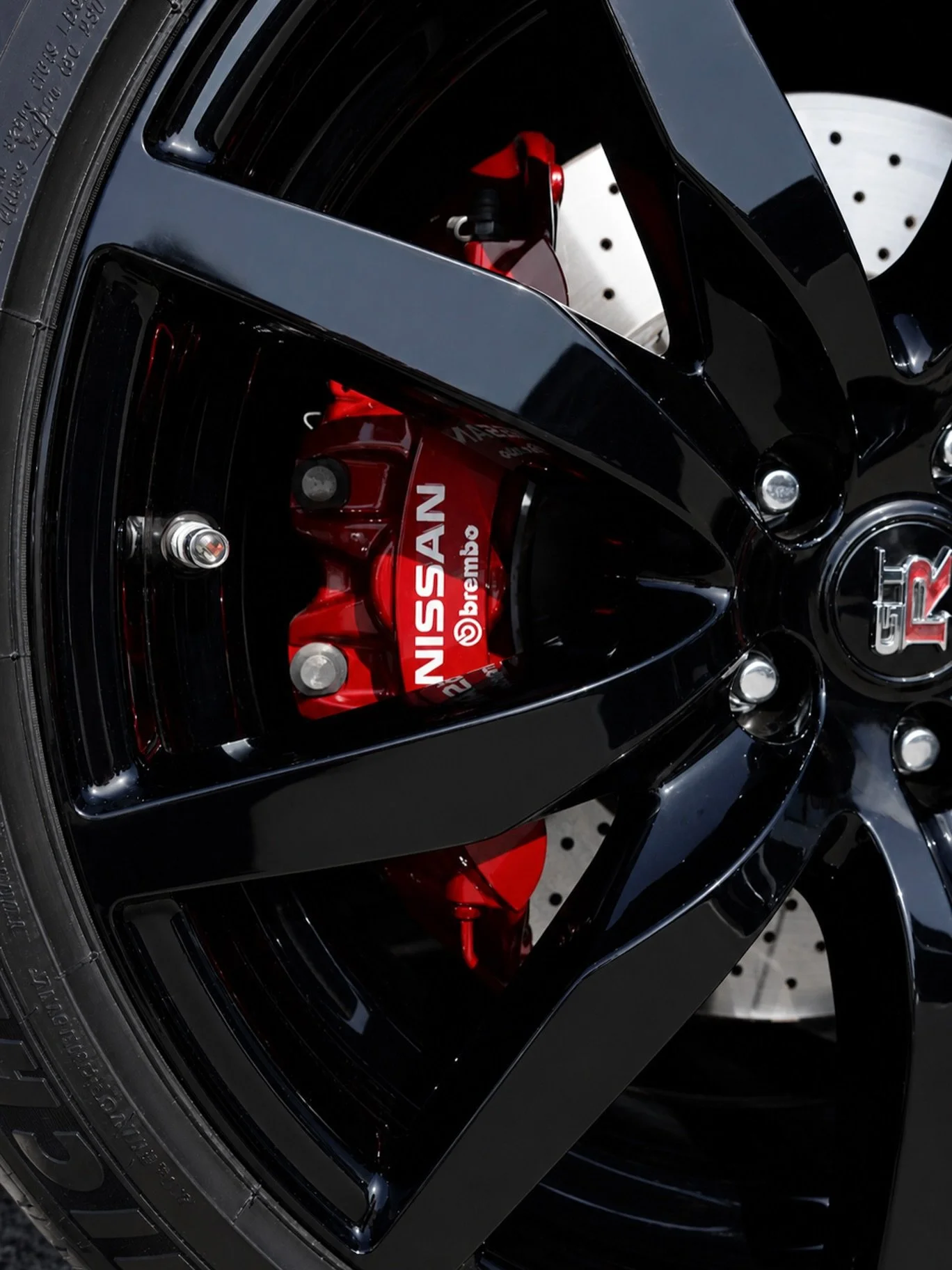 Candy Wine GTR Brembos 🔥 

#GTRBrembos #BrakeCalipers #CarMods #CarCulture #ModifiedCars