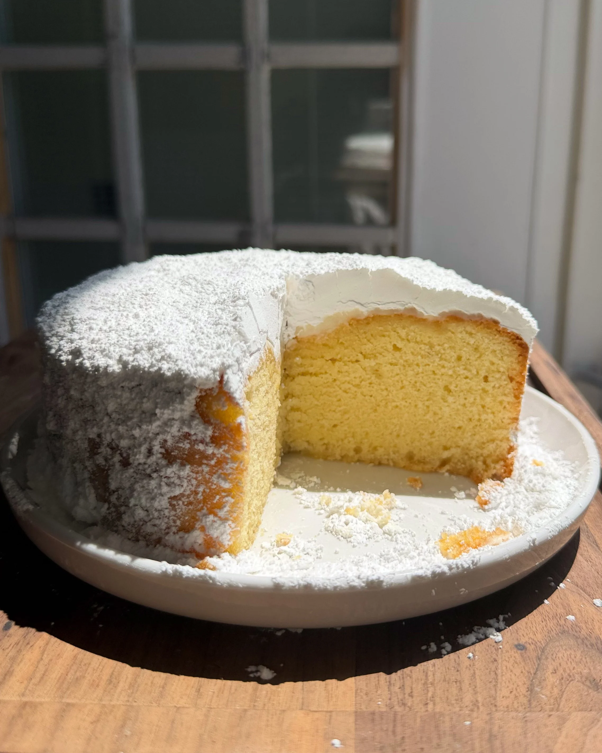 6 Inch Powdered Sugar Donut Cake