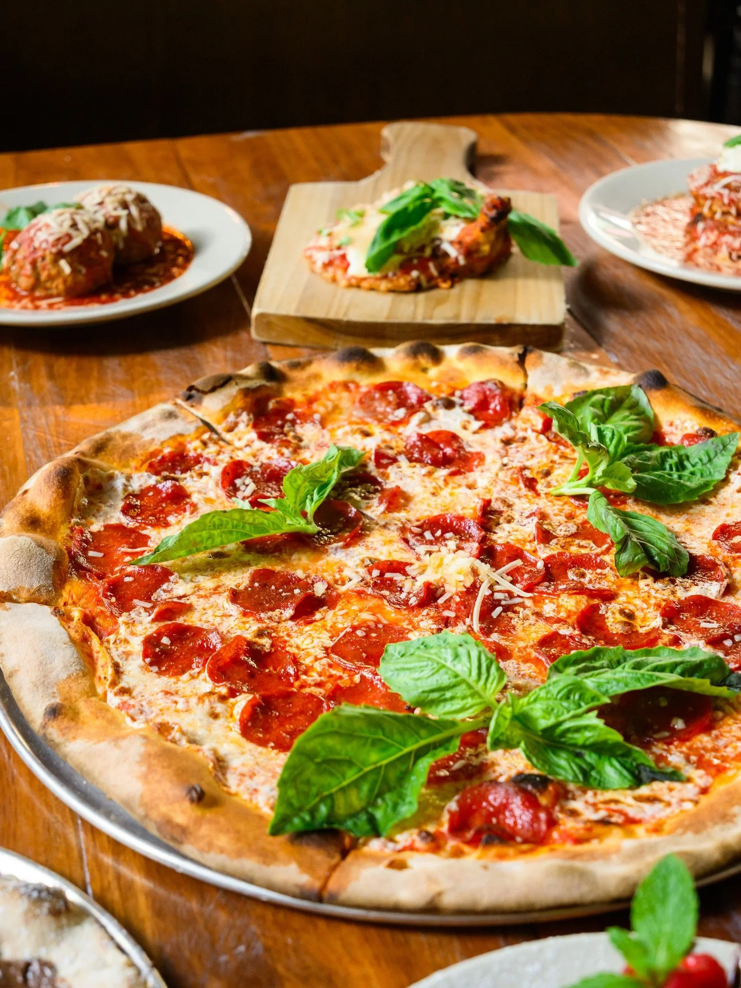 Brickell&rsquo;s weekend hotspot = #DCP . 🍕🔥
Crispy brick-oven pies, chill vibes, and all your crew favorites ✨

#miami #brickellmiami #brickell #pizza #brickoven #weekend #pies