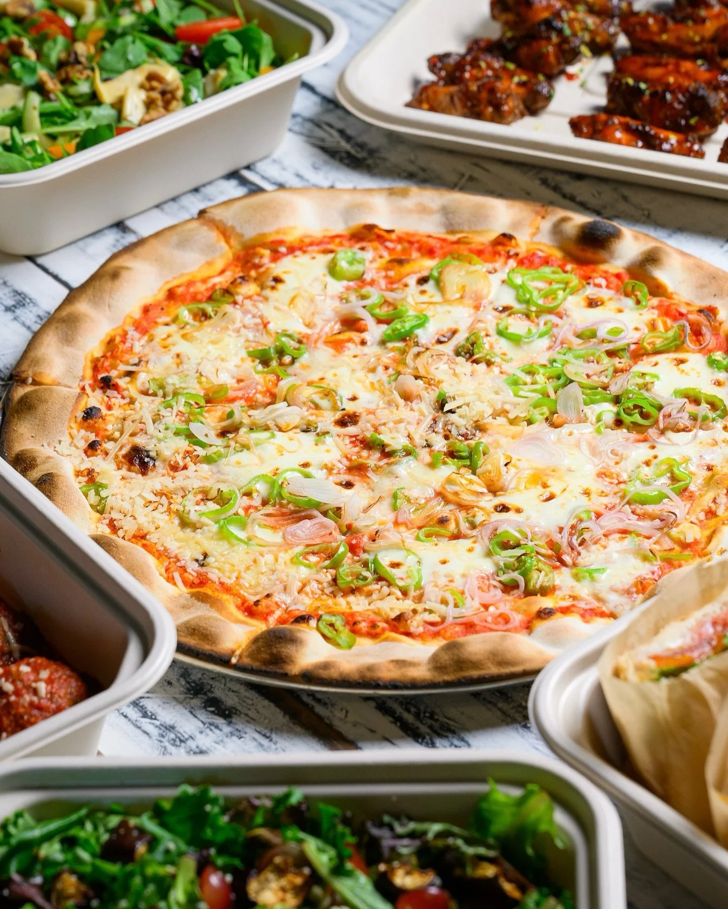 Skip the stress this season, let us handle the food! 🍕 From handcrafted pizzas to fresh salads, Power Sandwiches, and more, we&rsquo;ve got catering options for every crowd.

Whether it&rsquo;s your office party, Friendsgiving, or family gathering, 