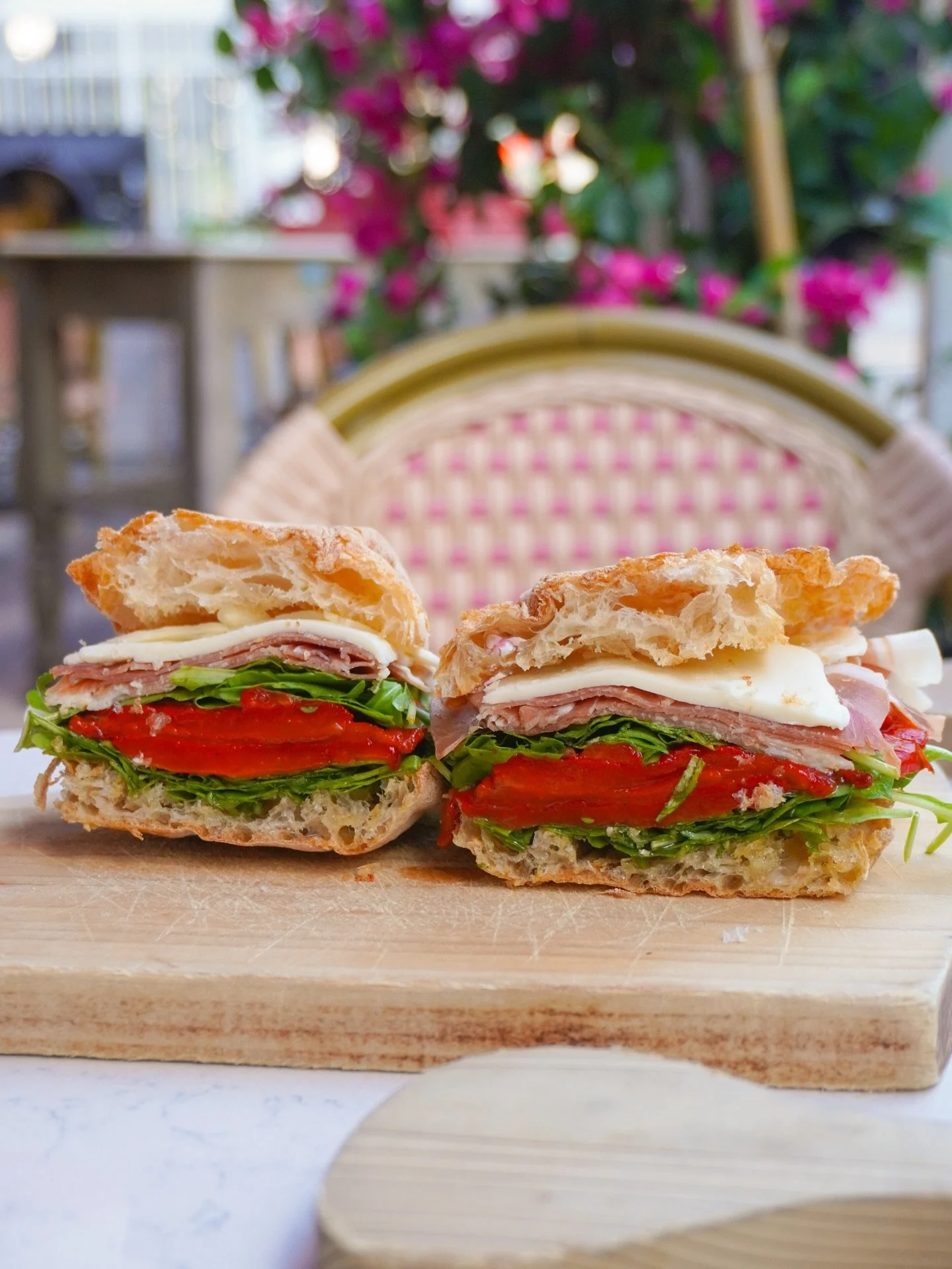 Classic DC Power Sandwich 🔥 Prosciutto, mozzarella, roasted red peppers, arugula, and extra virgin olive oil 🌿

DC PIE CO. 📍 1010 Brickell Ave # 200, Miami, FL 33131

#dcpieco #miamifood #brickell #miamilunch #healthylunch #brickellfood