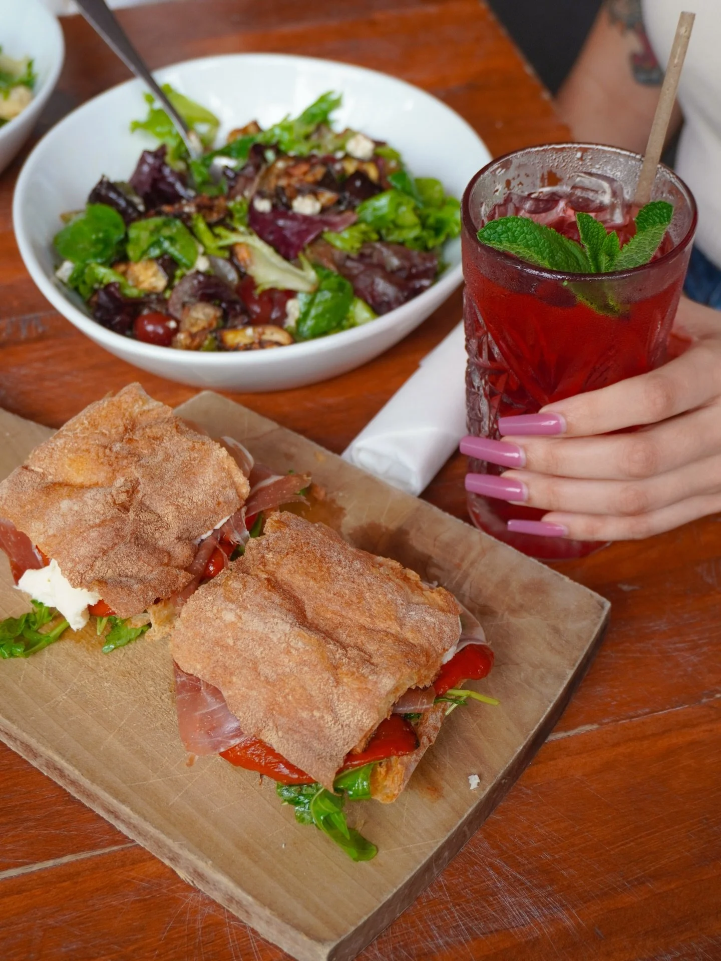 Fridays are for Power Lunch dates 😍 Amid the SOBE WFF fun, enjoy our lunch options with no seed oils, nothing fried, No added sugar 🌿