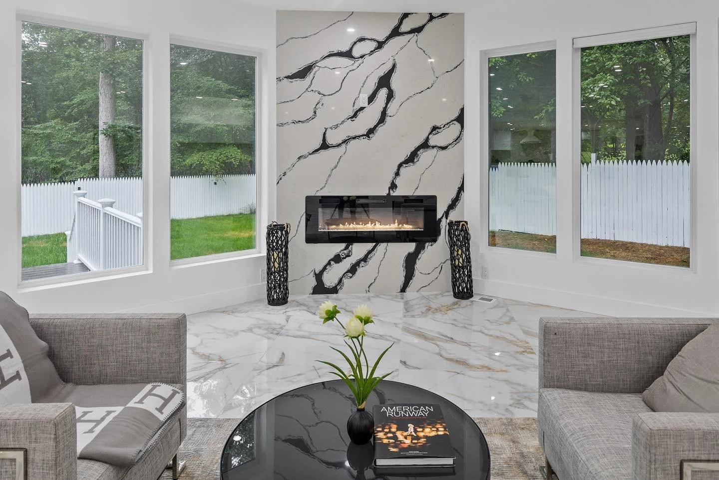 JUST LISTED 🏡

Masterfully renovated and expanded, 317 Broadway is a stunning single family home that offers the perfect blend of classic and contemporary style. Its chic design and gracious open concept makes for effortless entertainment with famil