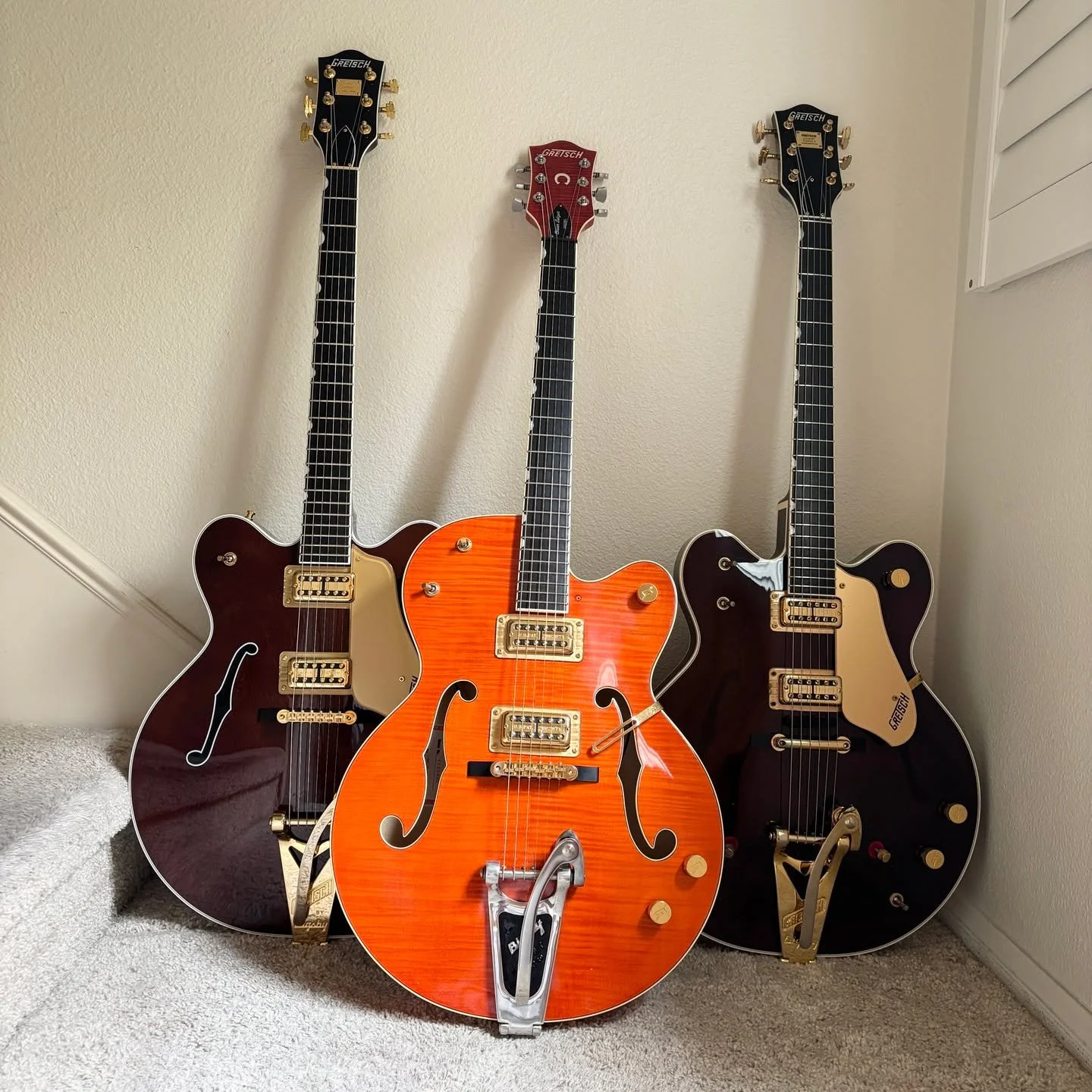 Gretsch Week :)

Setups for these amazing guitars this week🔥:

@officialgretsch 6122T Custom
@officialgretsch 6120T Setzer
@officialgretsch Country Gentleman

#gretschguitars #gretschguitarsofinstagram #electricguitars #dadarriostrings #guitarluthie