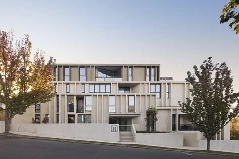 HALLMARK APARTMENTS - MELBOURNE