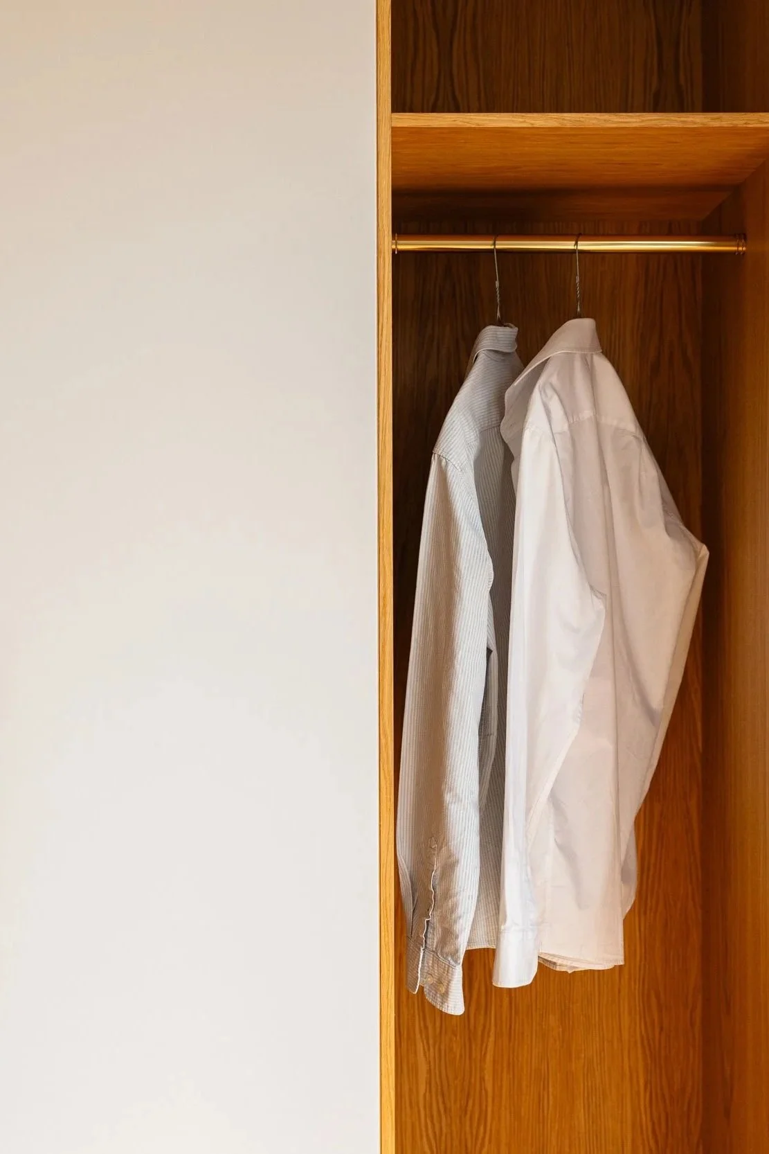 Lundeborg-snedker-garderobe-fuld-bredde.jpg