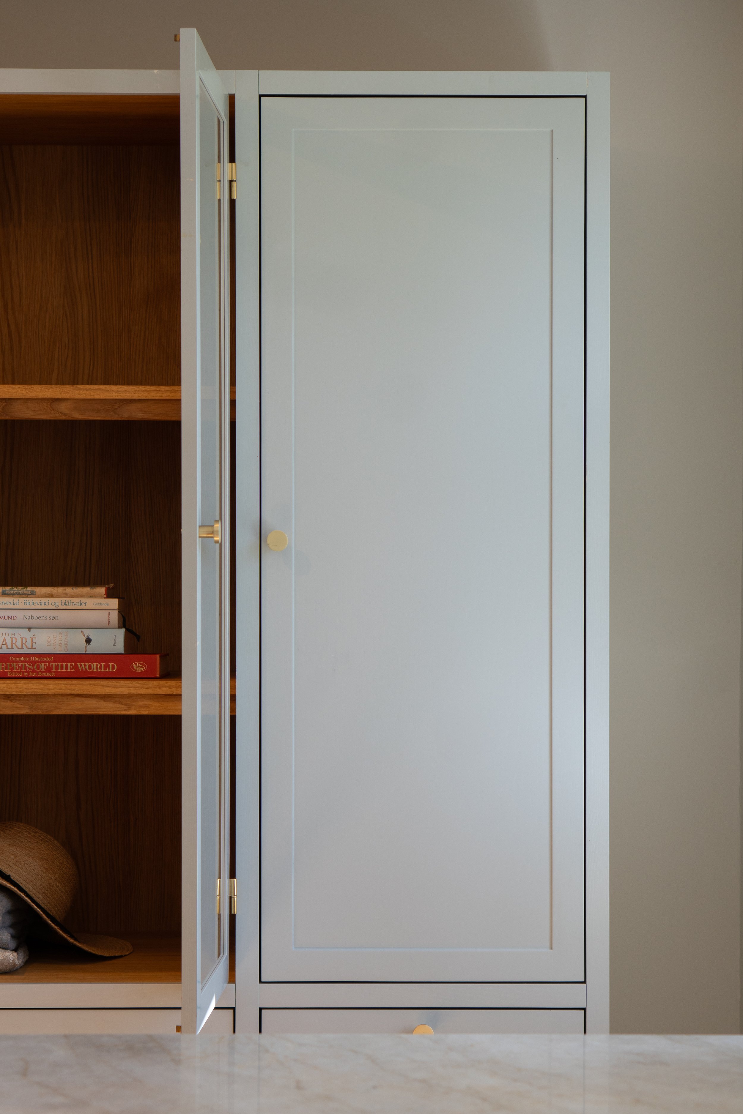 IntegreretVitrineskab-Showroom-SvendborgSnedkeri-6.jpg