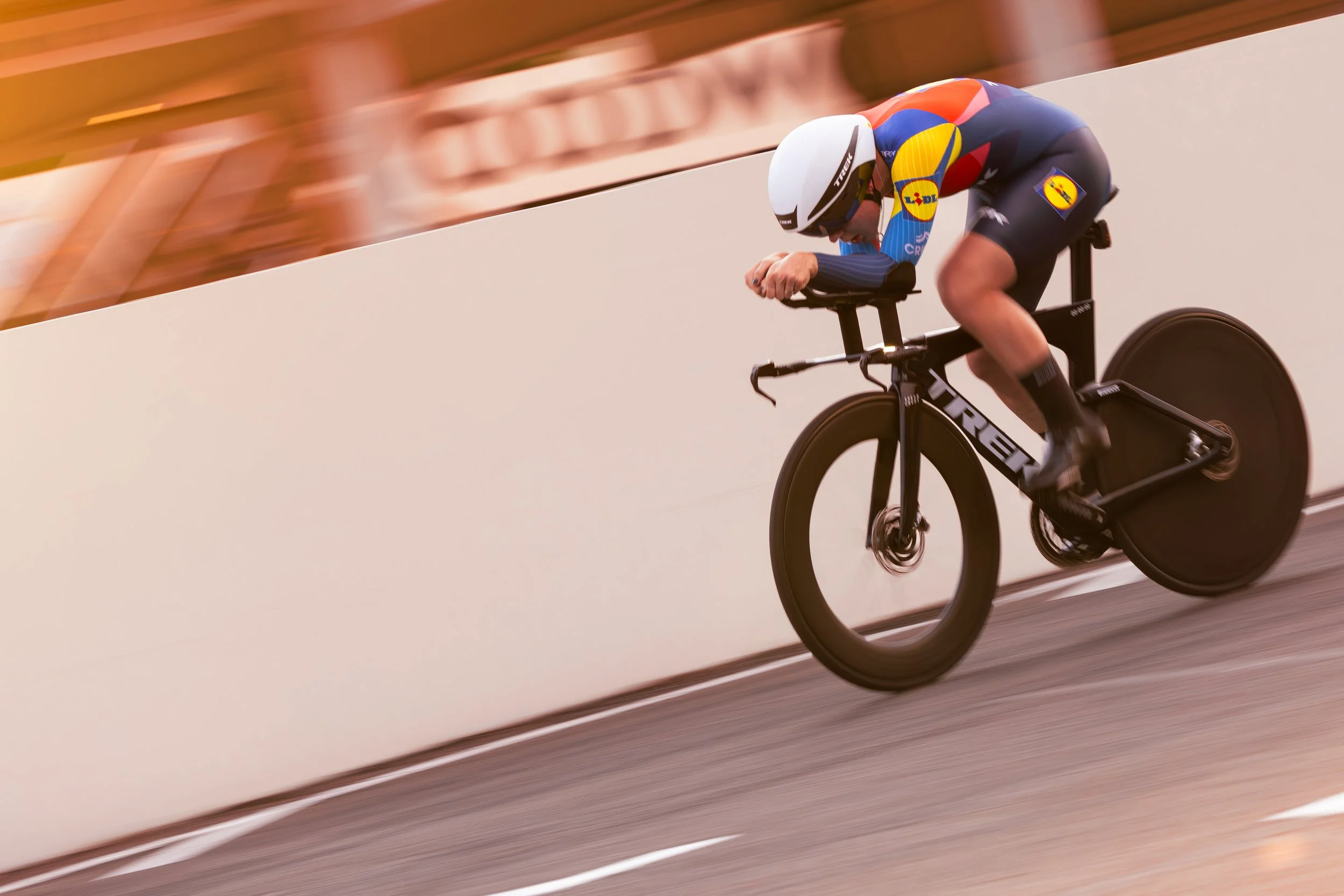Izzy Sharp of Team Lidl Trek setting the Goodwood 10 mile TT course record of 20:09