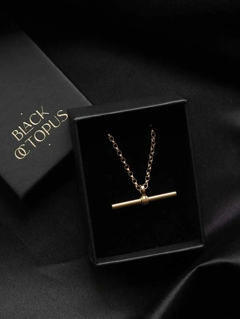 Gold Vermeil Classic T Bar Pendant Necklace in black box