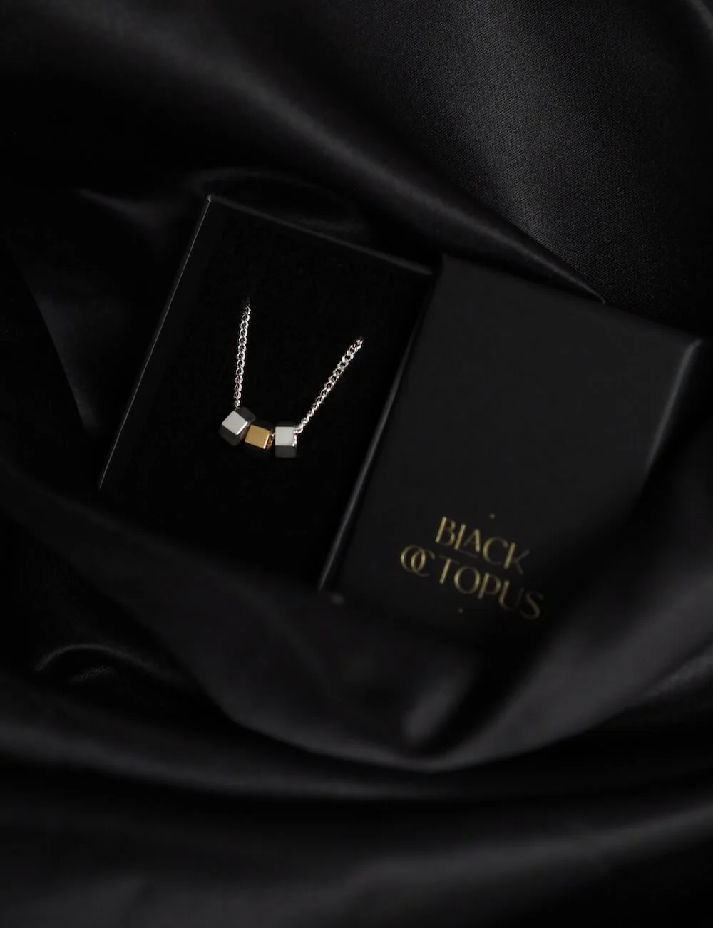 Silver and gold Alternative necklace with hexagon pendants