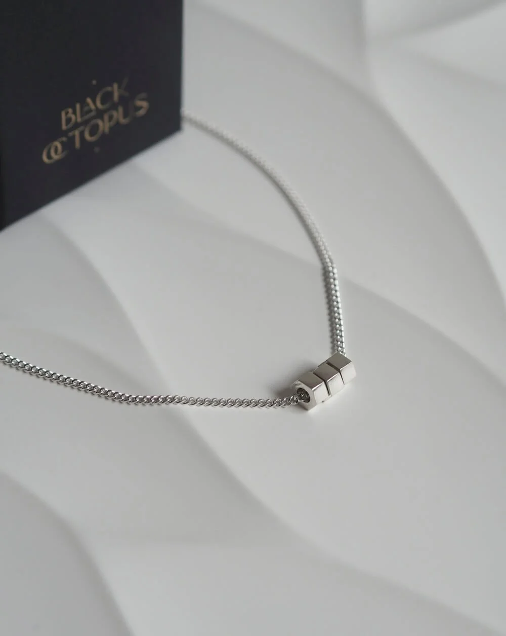 Silver and gold Alternative necklace with hexagon pendants