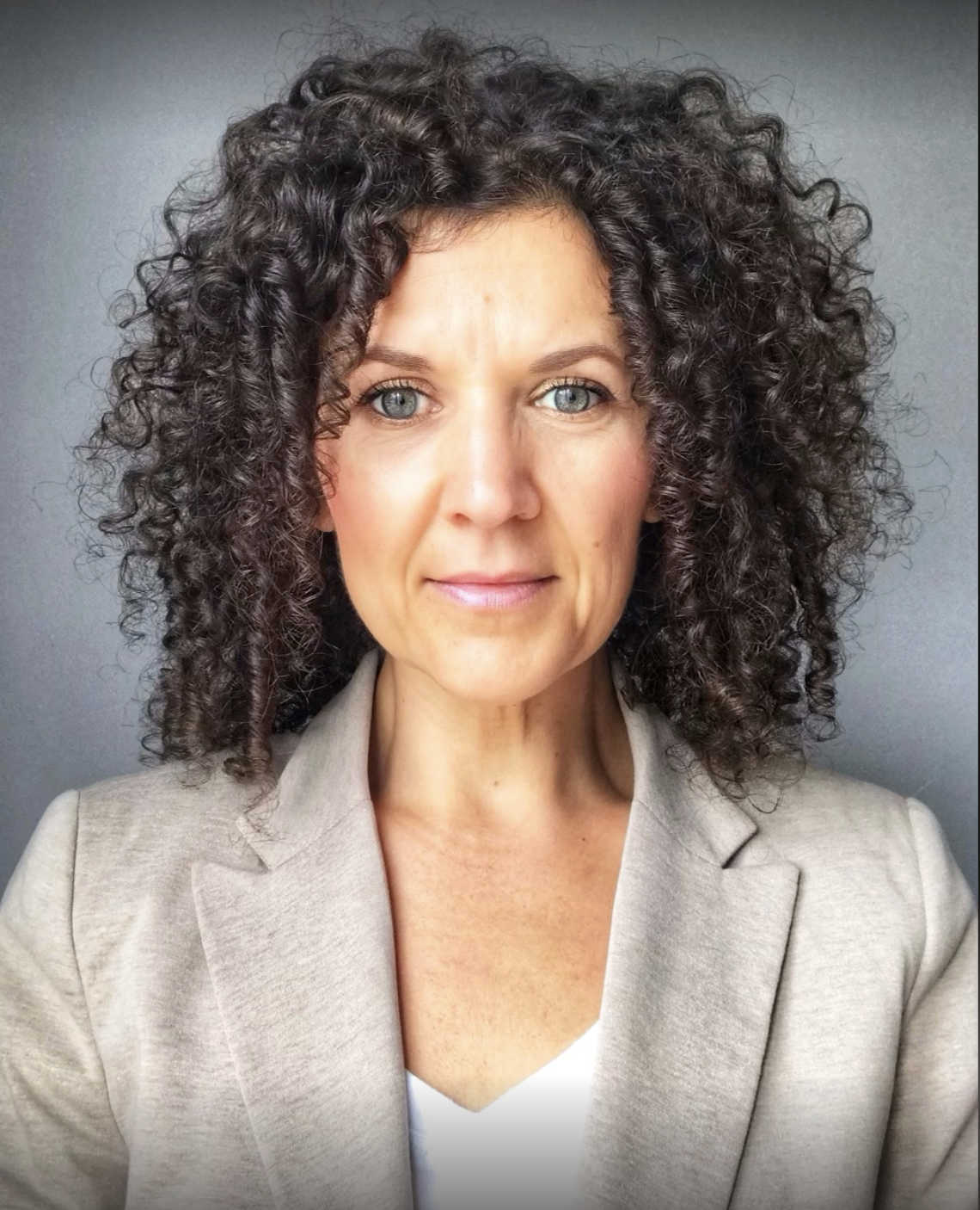 Copy of Jackie O Headshot.png