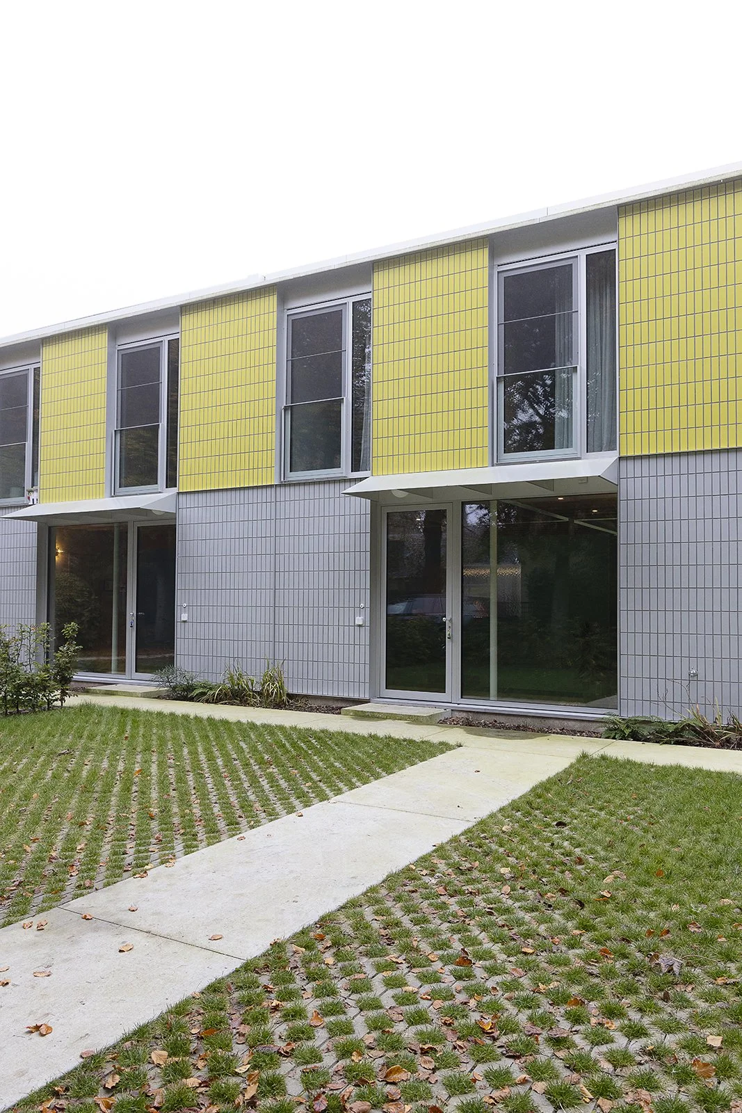 Maria House (BE)_parking ext.jpg