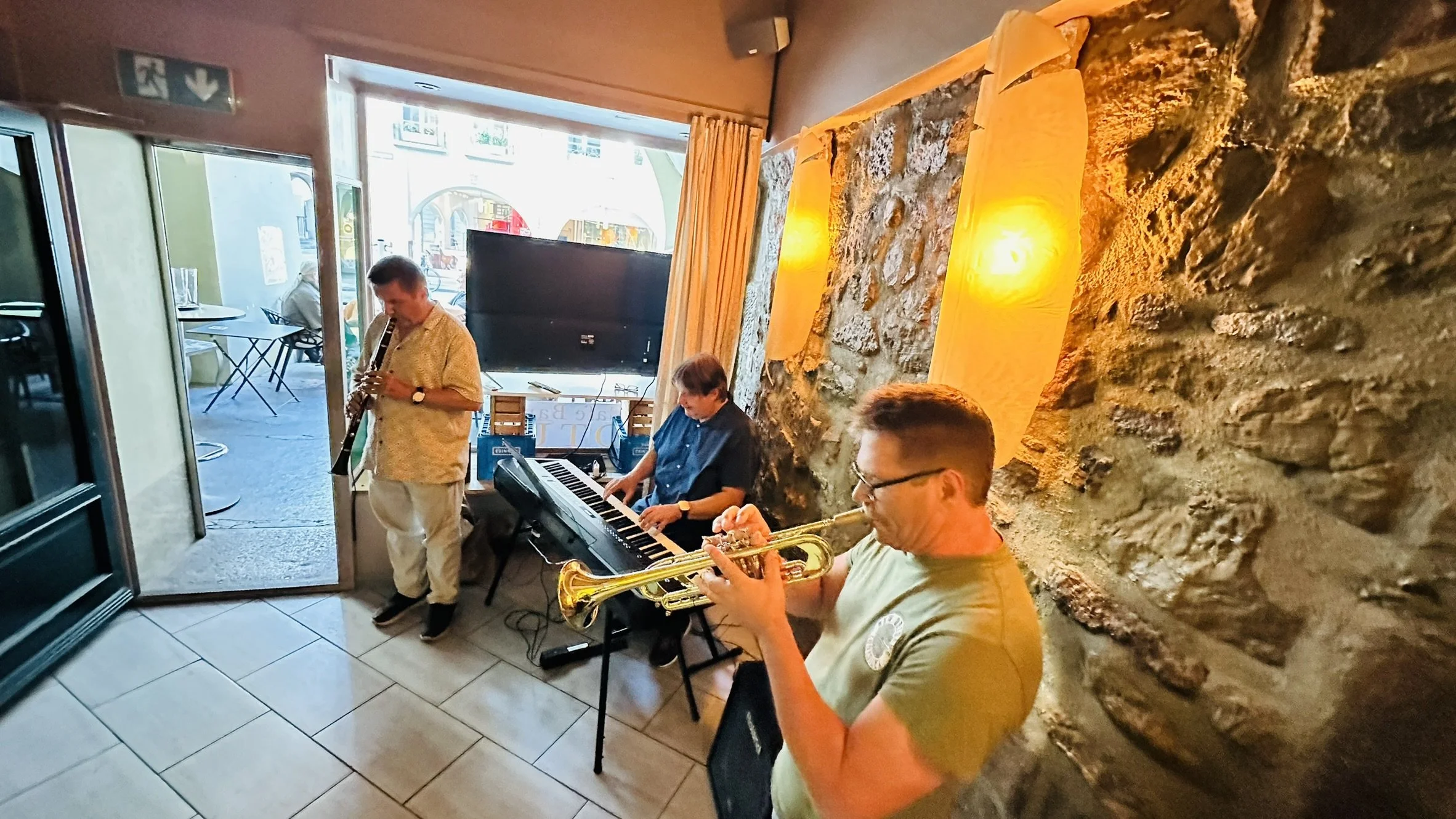 Musikalisch-kultureller Austausch: Der Lotus Stammtisch mit Dirk Raufeisen